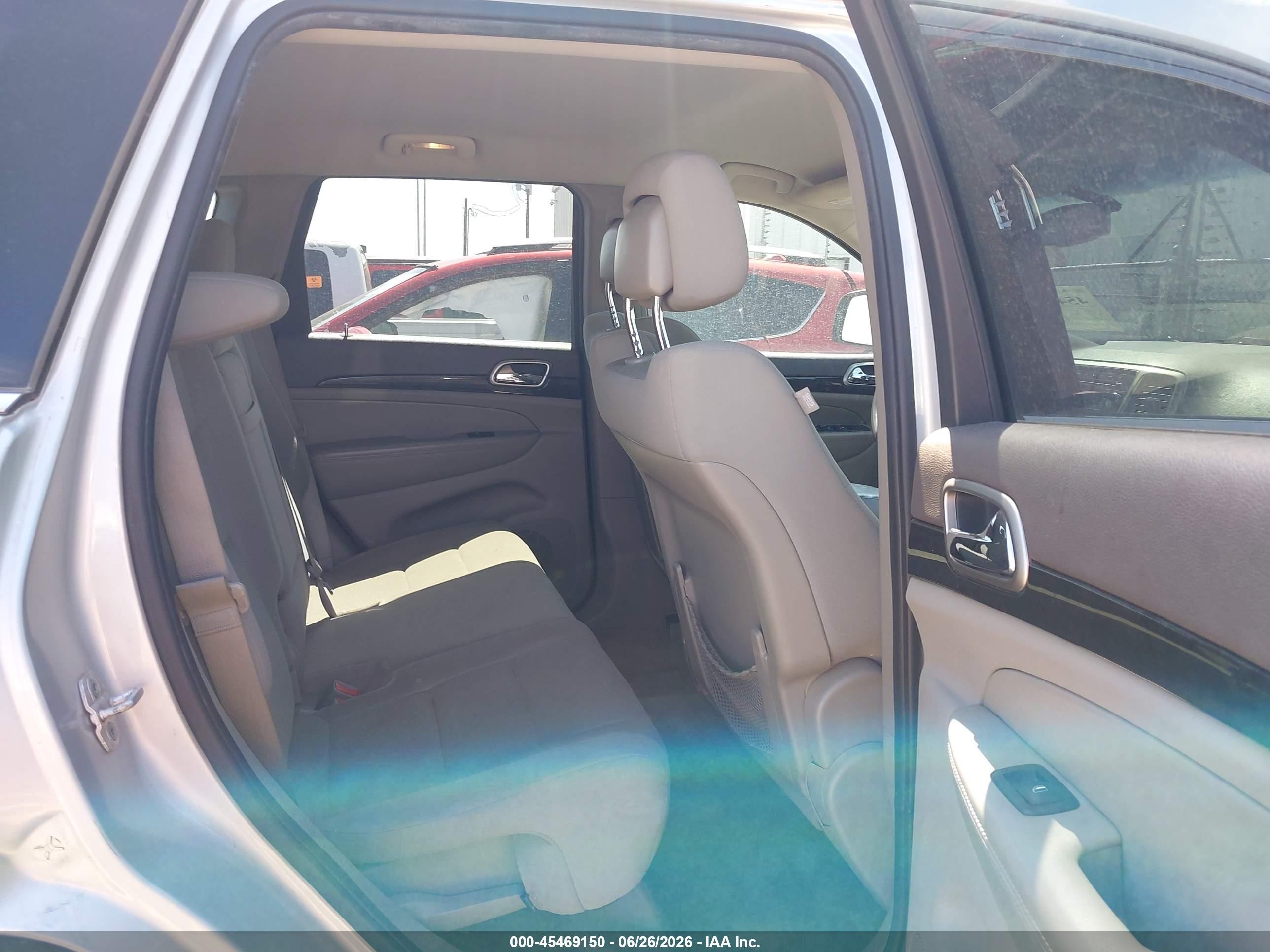 2012 Jeep Grand Cherokee Laredo Silver vin: 1C4RJEAG5CC355164