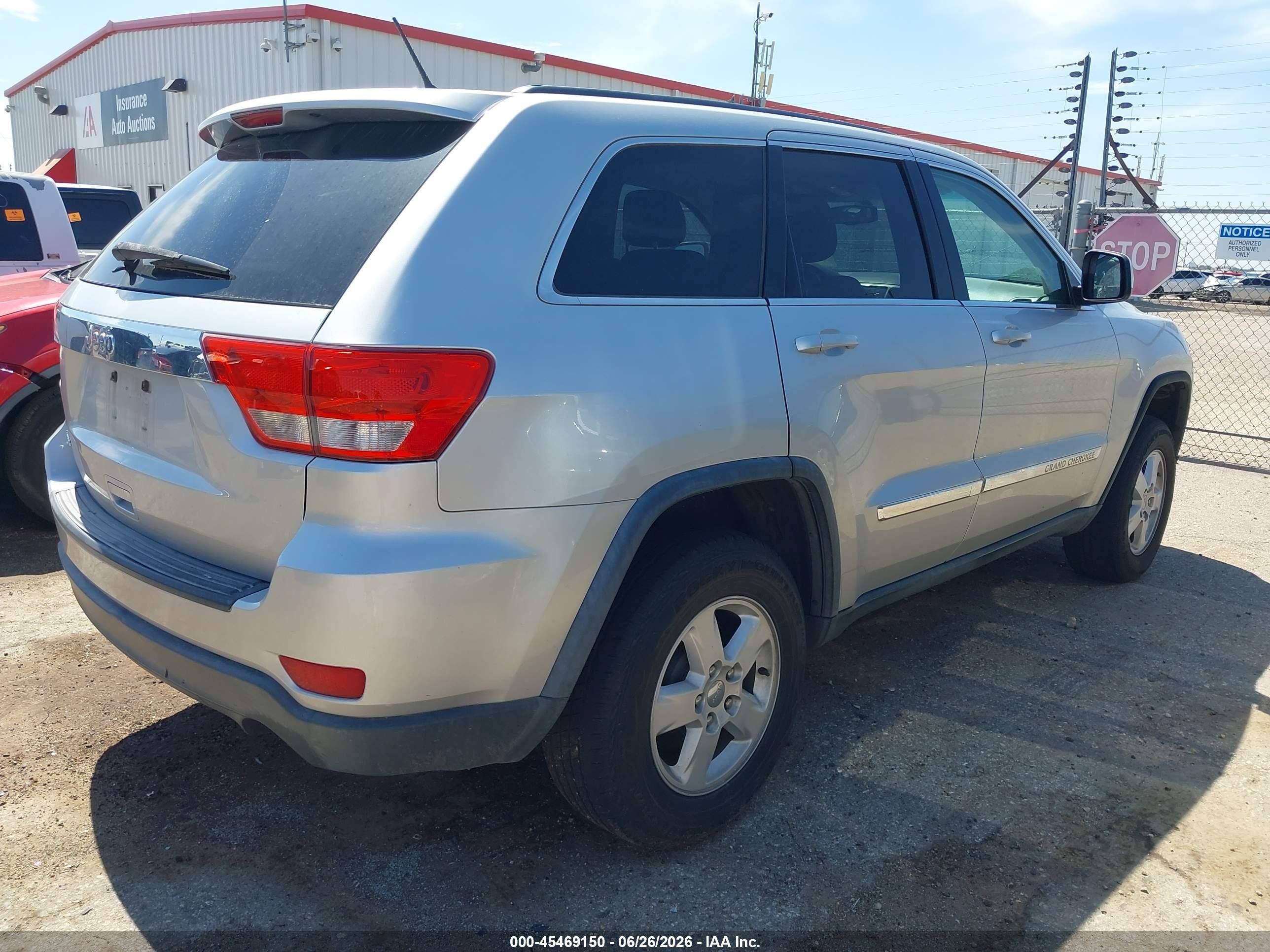 2012 Jeep Grand Cherokee Laredo Silver vin: 1C4RJEAG5CC355164