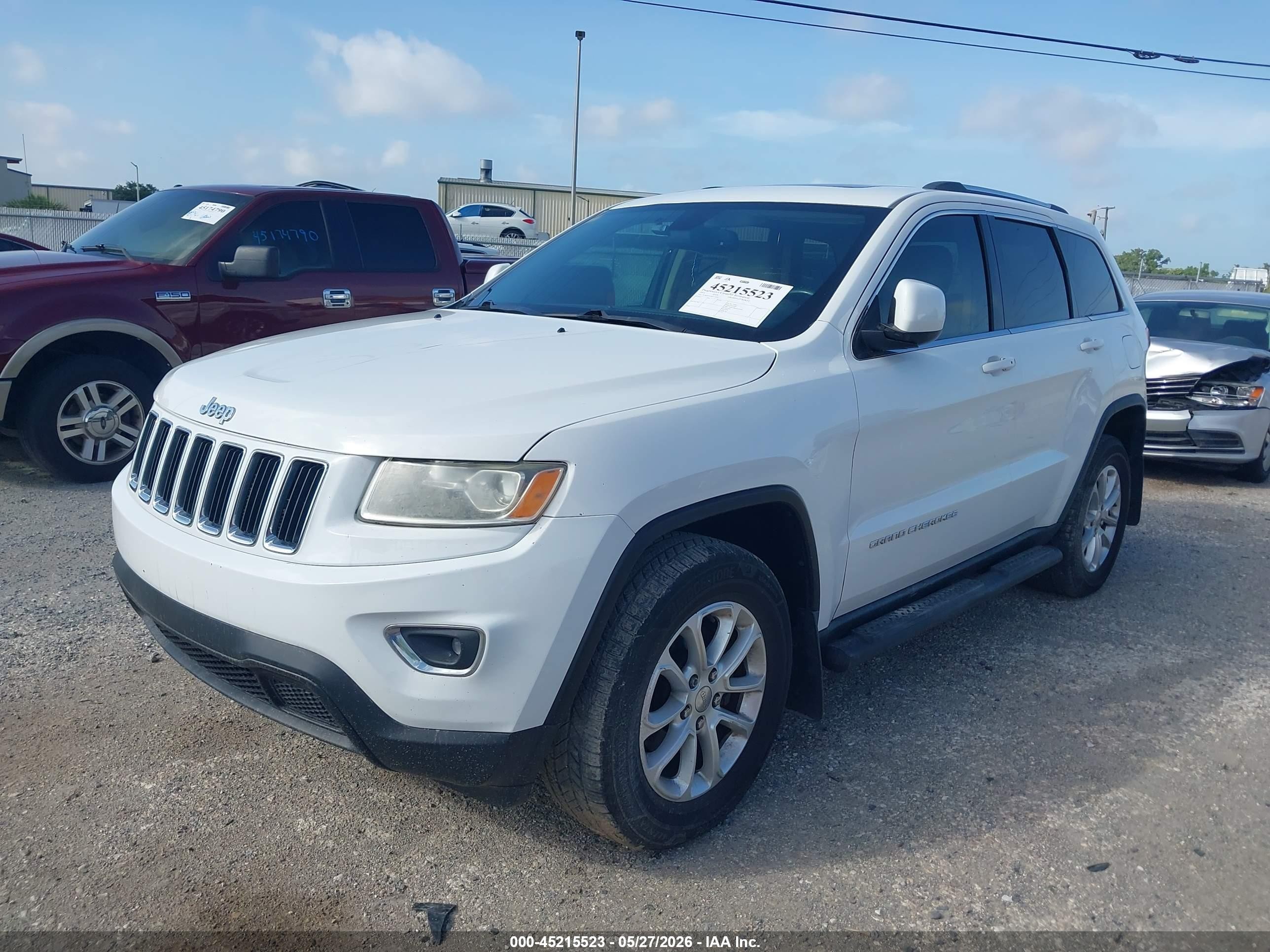 2014 Jeep Grand Cherokee Laredo White vin: 1C4RJEAG5EC120301