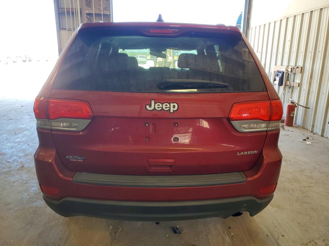 2014 Jeep Grand Cherokee Laredo Red vin: 1C4RJEAG5EC394047