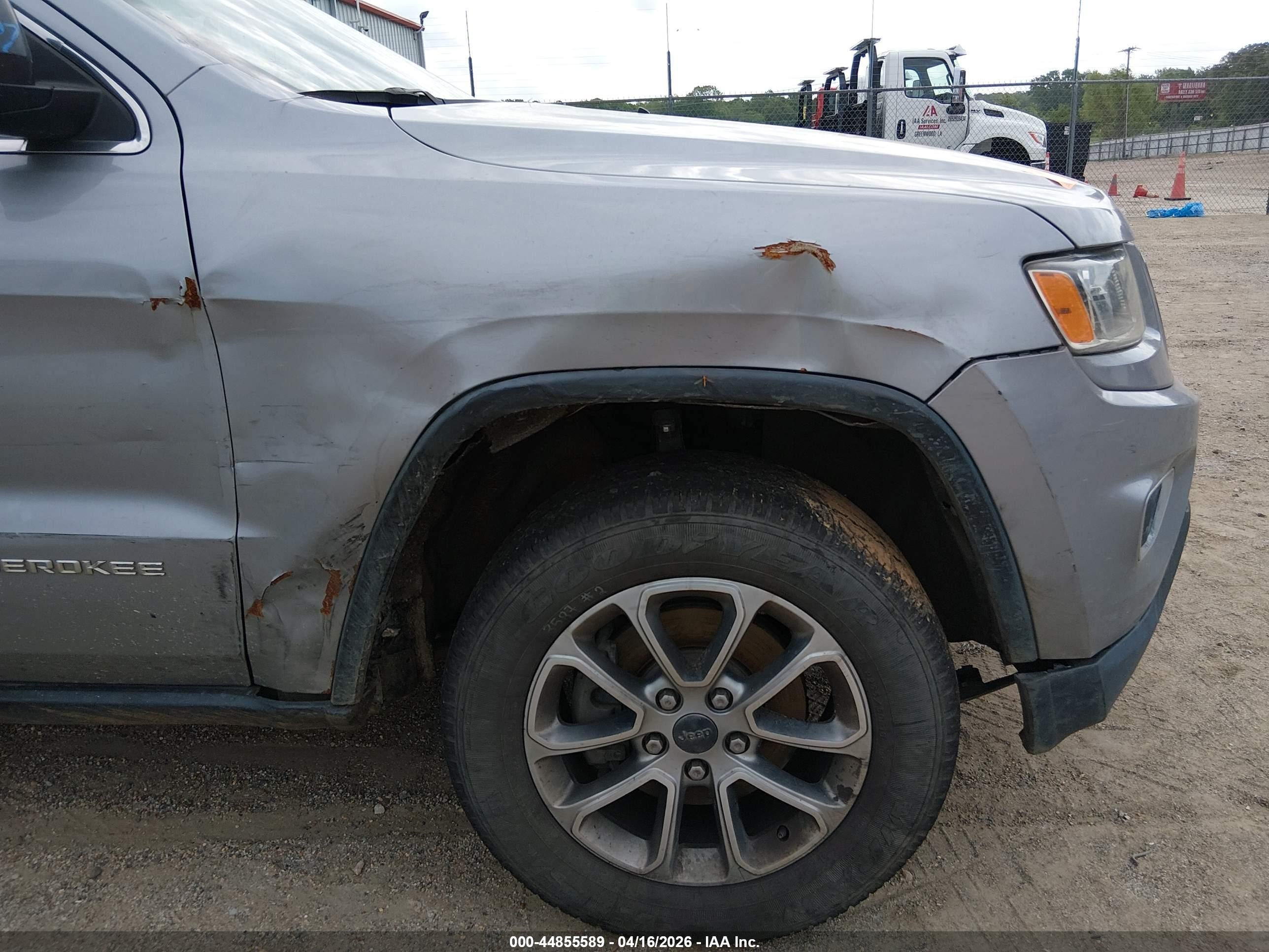 2015 Jeep Grand Cherokee Laredo Серебряный vin: 1C4RJEAG5FC220125