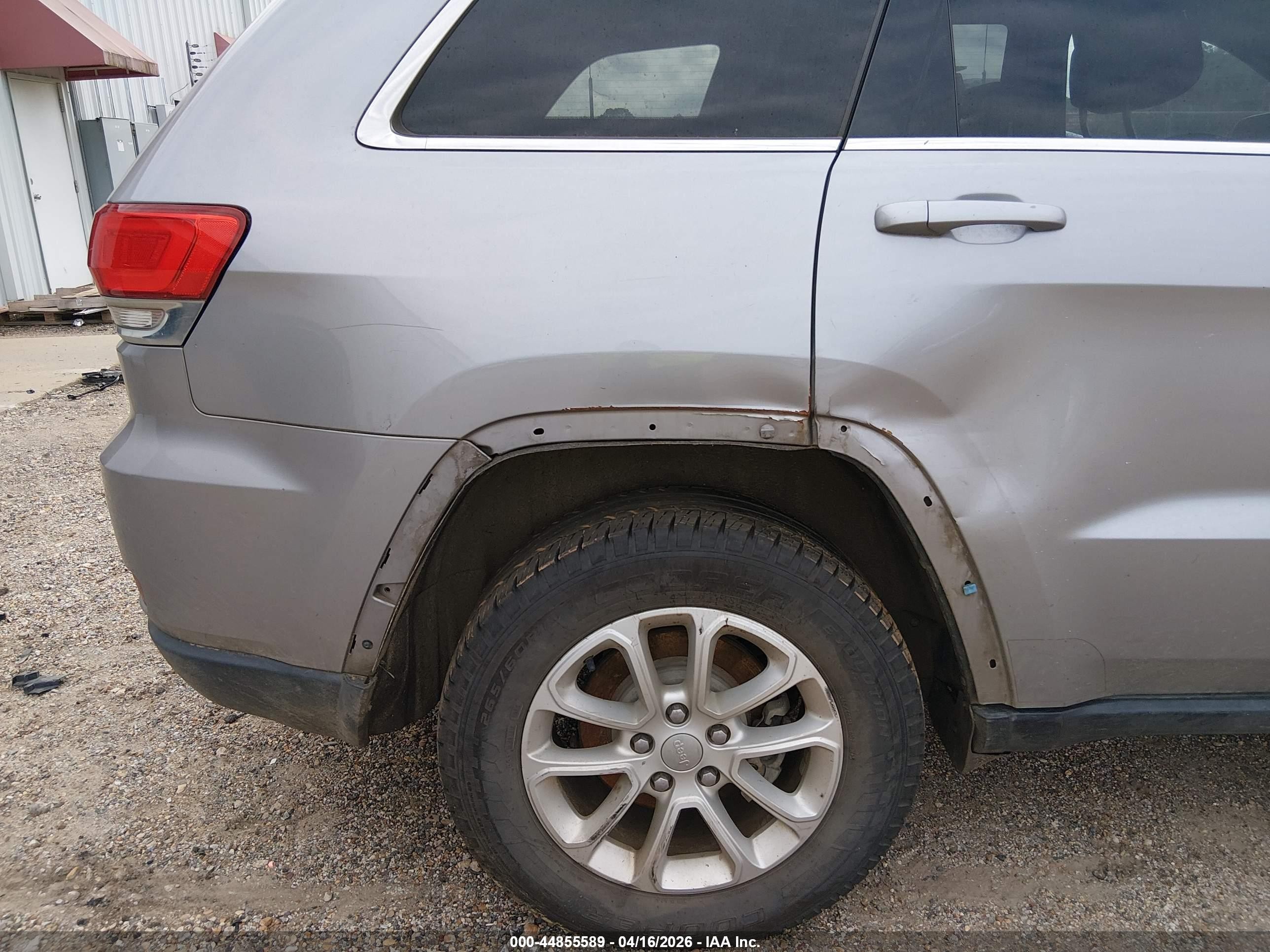 2015 Jeep Grand Cherokee Laredo Серебряный vin: 1C4RJEAG5FC220125