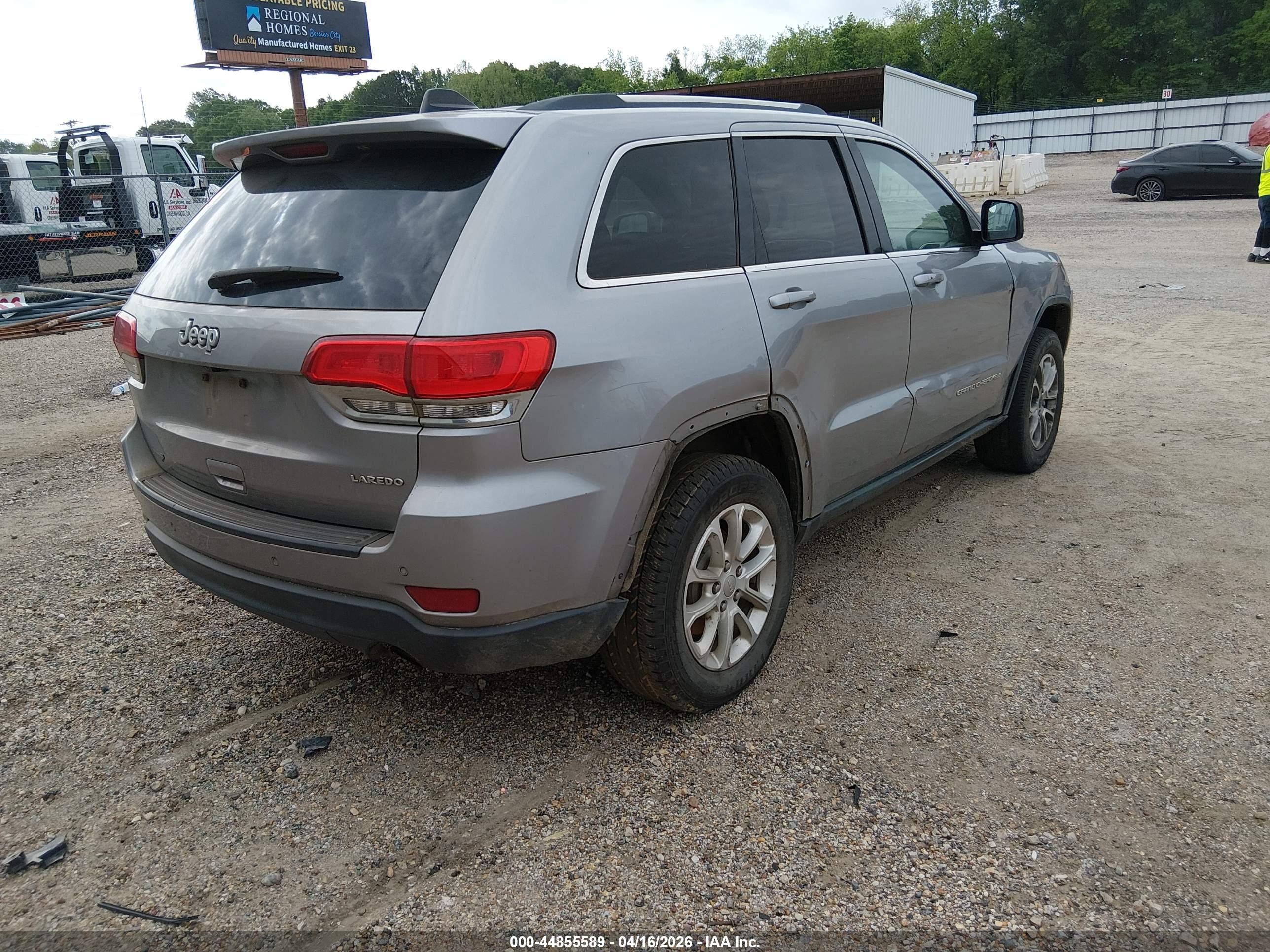 2015 Jeep Grand Cherokee Laredo Серебряный vin: 1C4RJEAG5FC220125