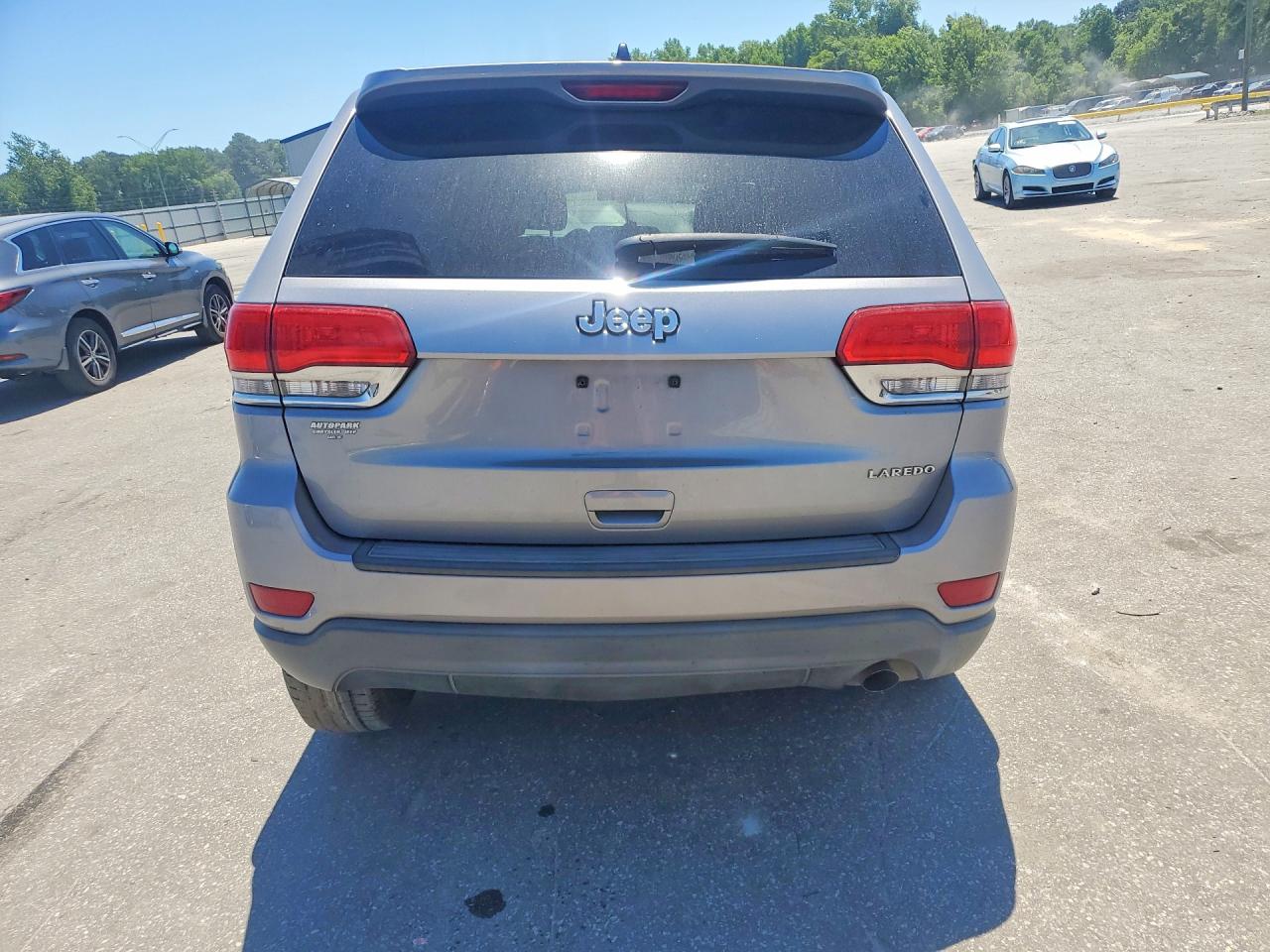 2015 Jeep Grand Cherokee Laredo Silver vin: 1C4RJEAG5FC654755