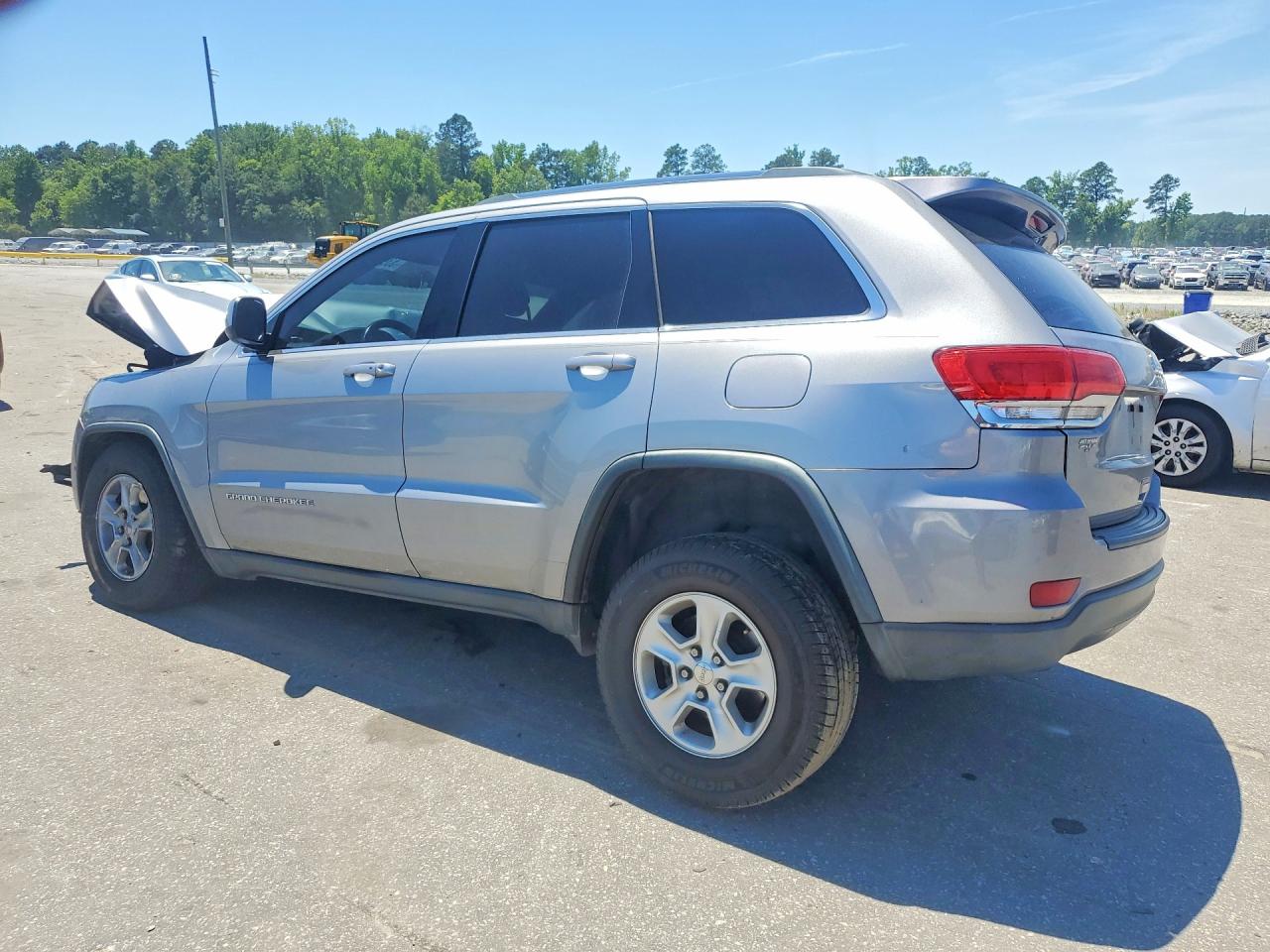 2015 Jeep Grand Cherokee Laredo Silver vin: 1C4RJEAG5FC654755