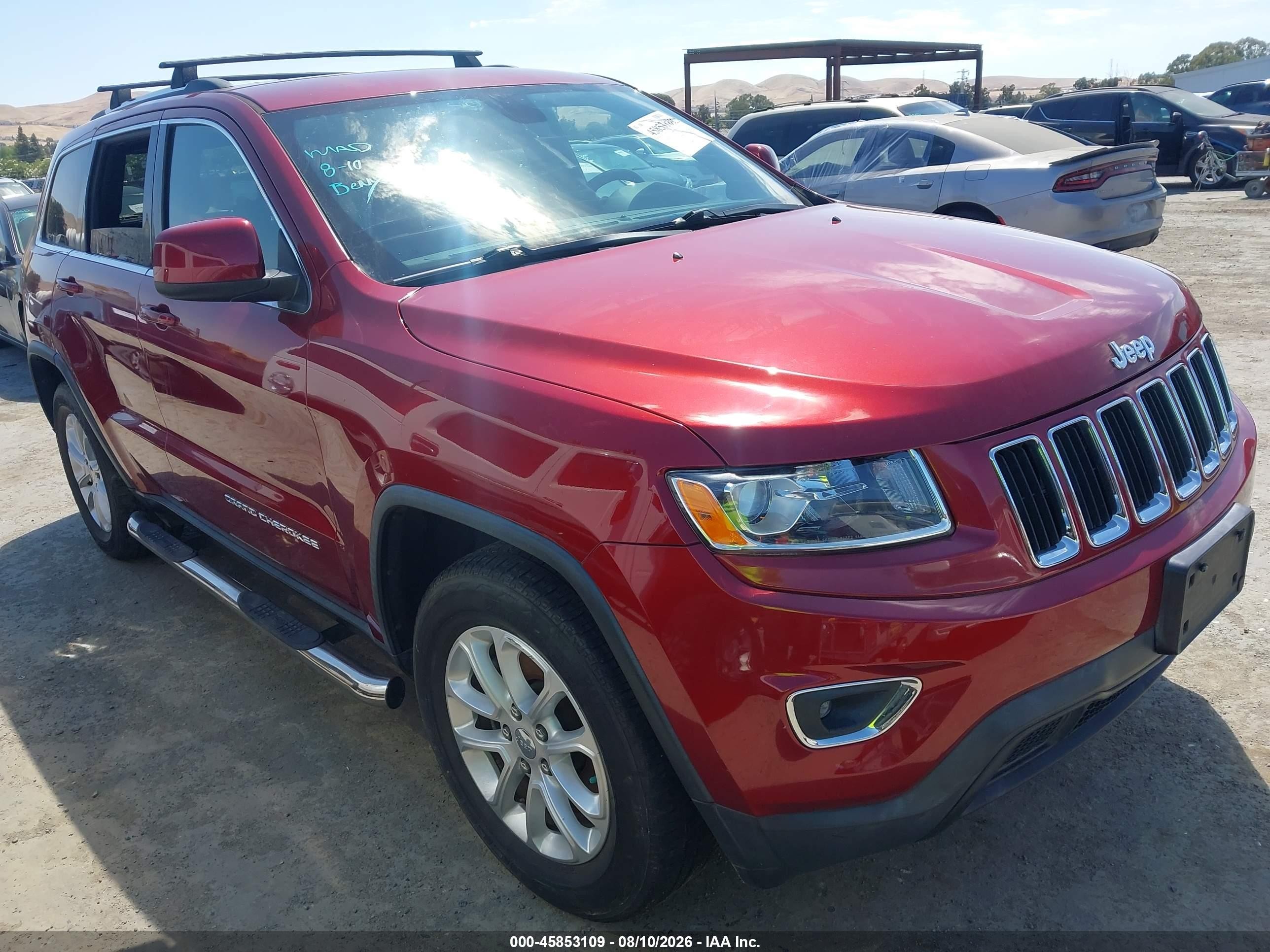 2015 Jeep Grand Cherokee Laredo Burgundy vin: 1C4RJEAG5FC693734