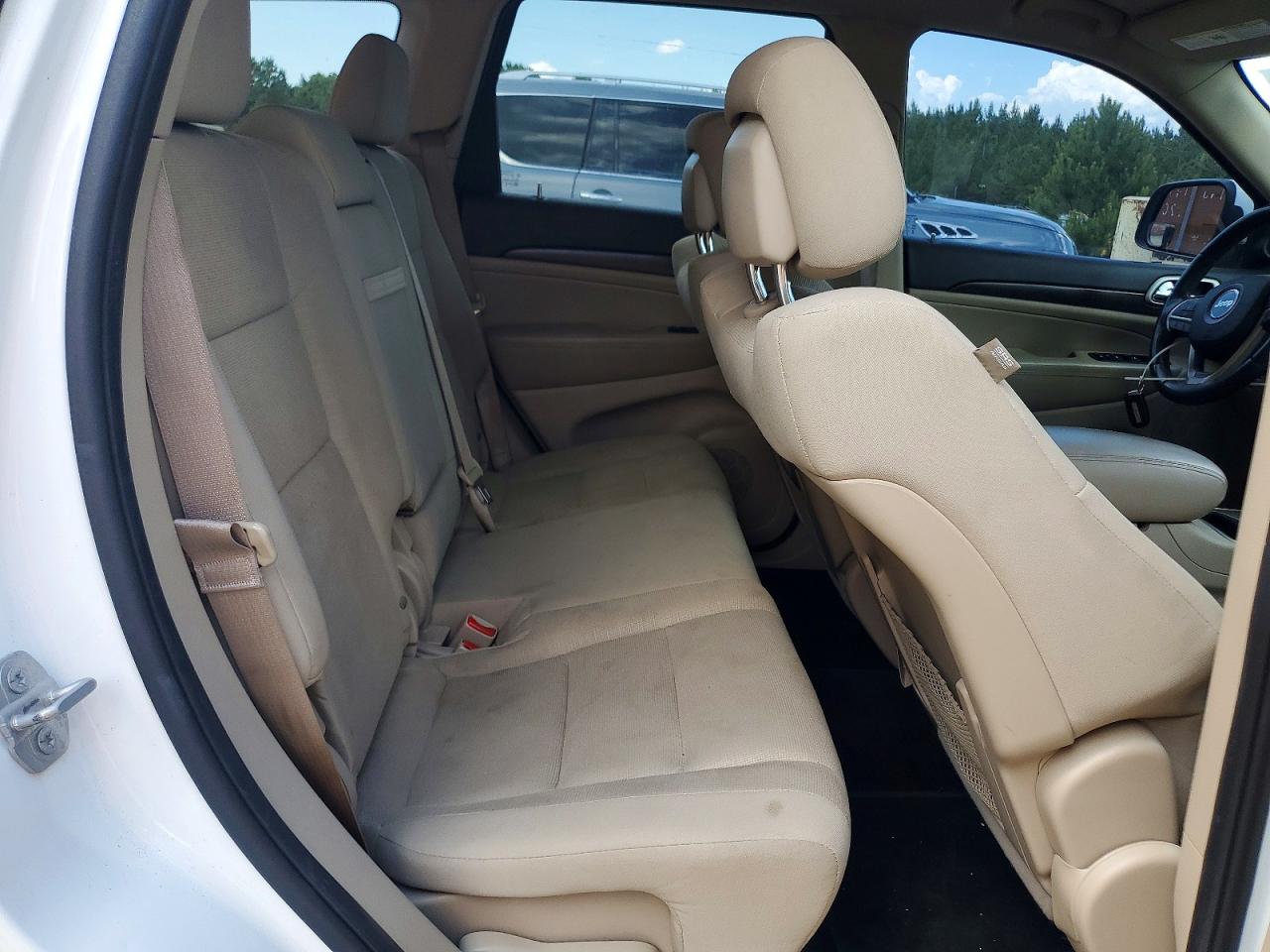 2015 Jeep Grand Cherokee Laredo White vin: 1C4RJEAG5FC714095