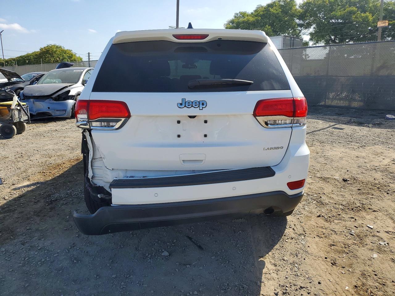 2018 Jeep Grand Cherokee Laredo White vin: 1C4RJEAG5JC354240