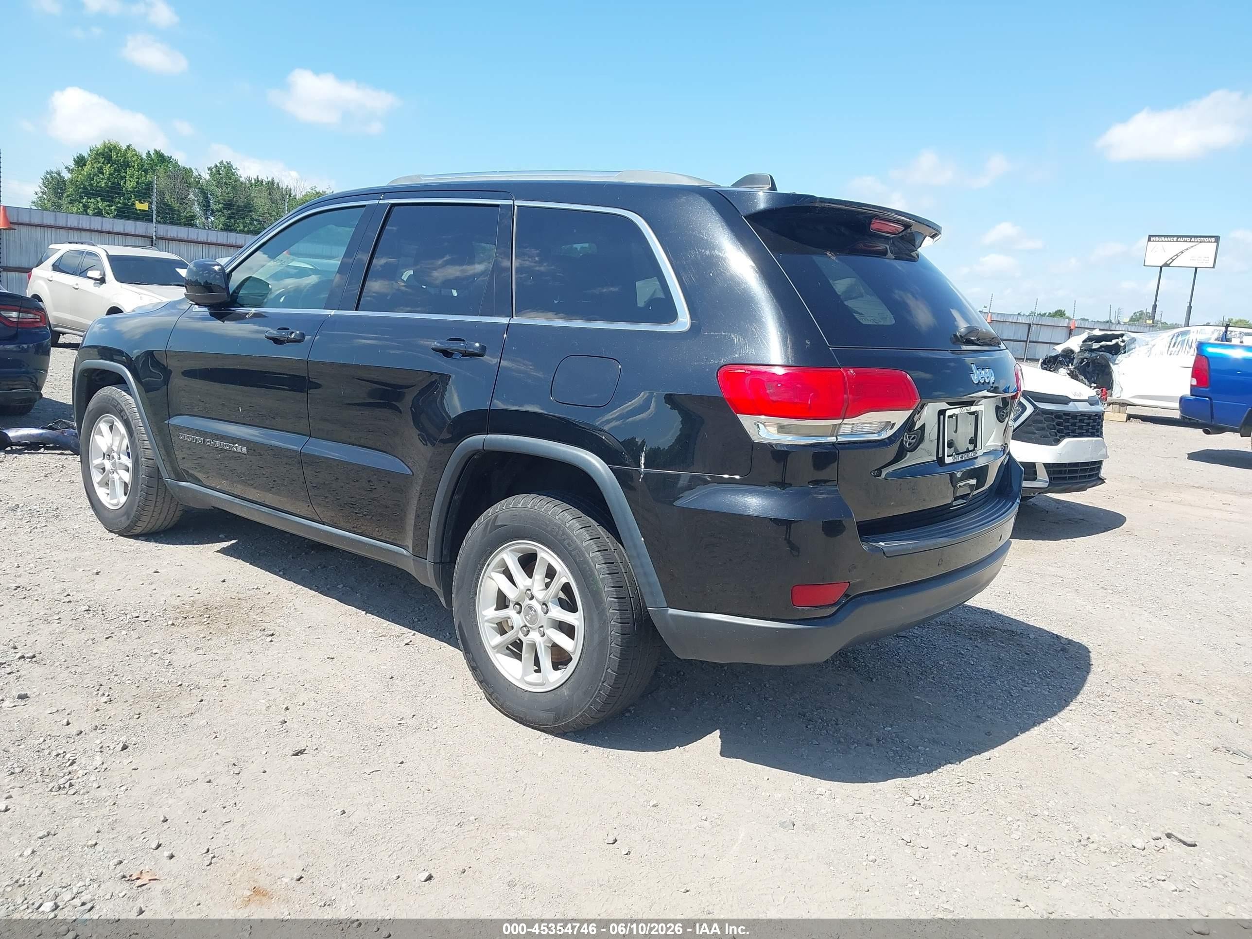 2018 Jeep Grand Cherokee Laredo E 4x2 Черный vin: 1C4RJEAG5JC438459