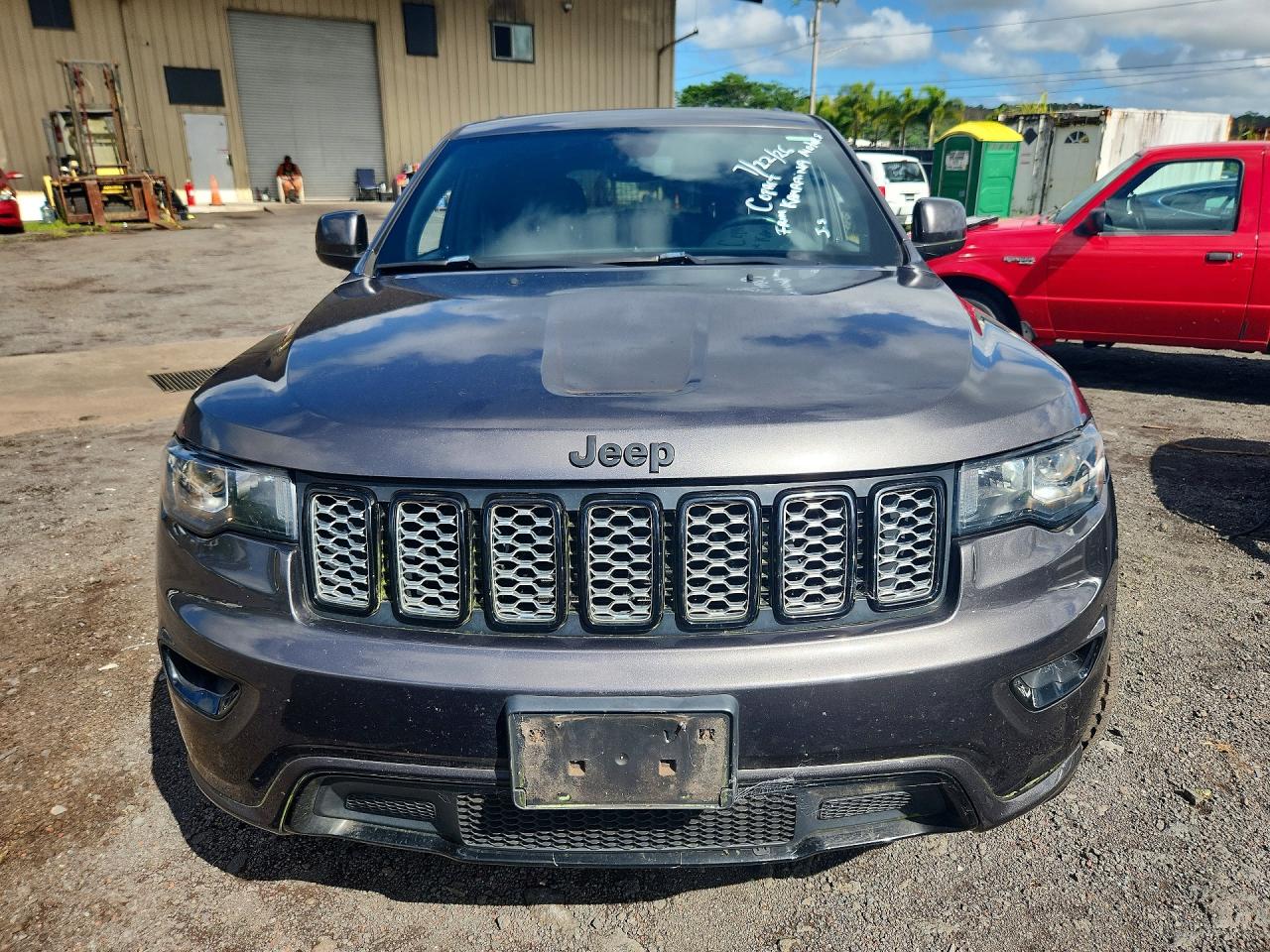 2019 Jeep Grand Cherokee Laredo Gray vin: 1C4RJEAG5KC704676