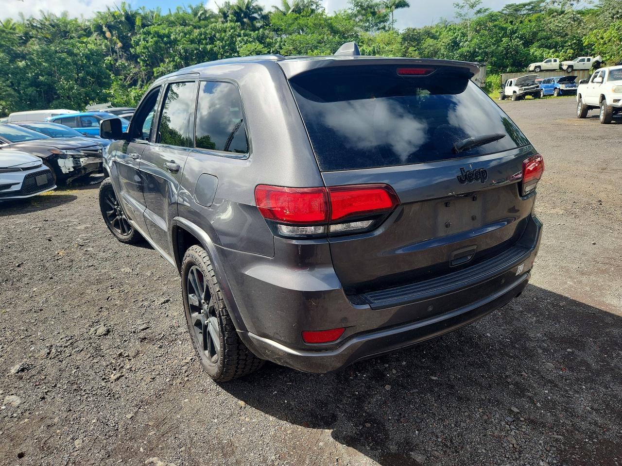 2019 Jeep Grand Cherokee Laredo Gray vin: 1C4RJEAG5KC704676