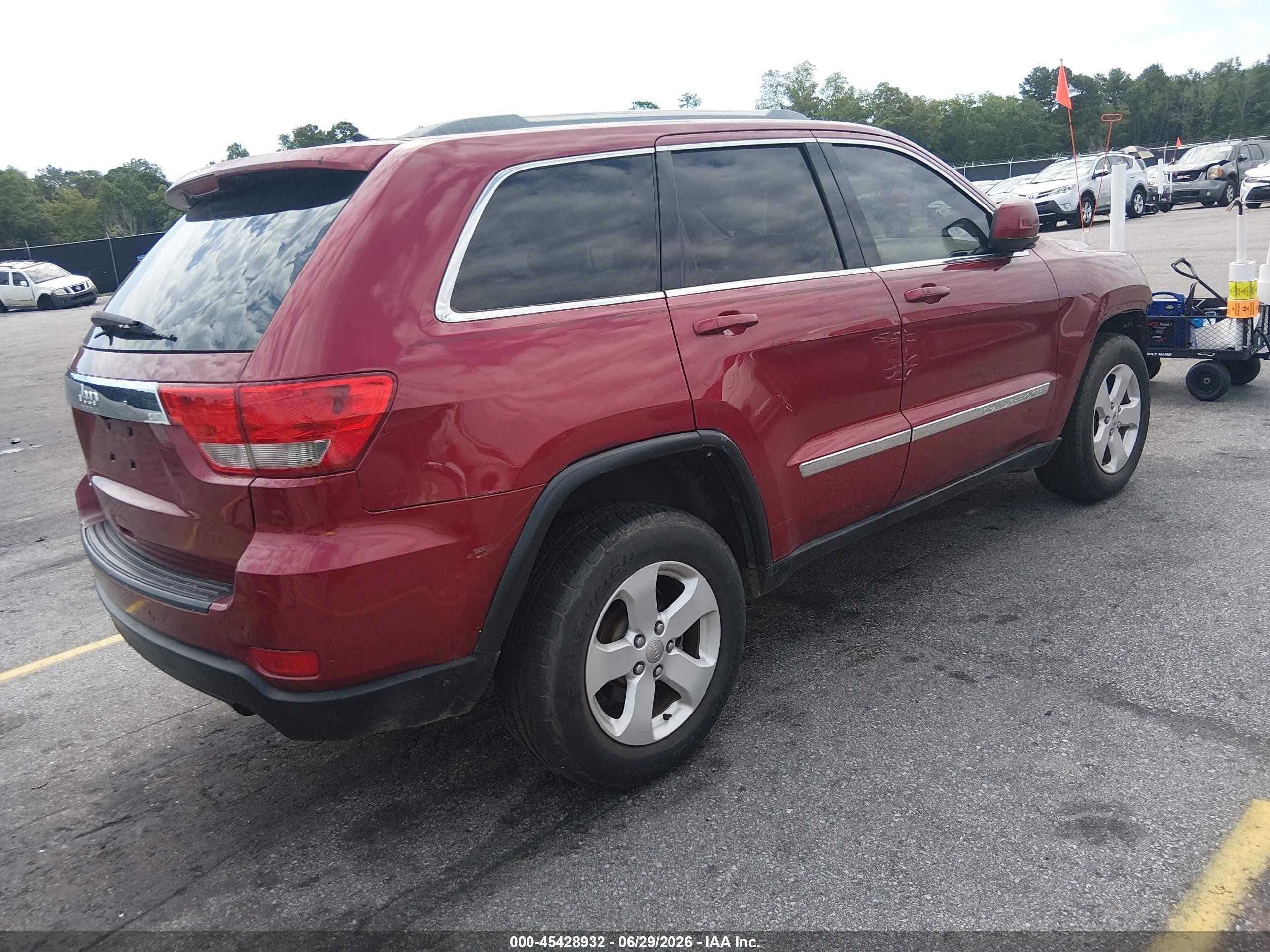 2012 Jeep Grand Cherokee Laredo Red vin: 1C4RJEAG6CC176888