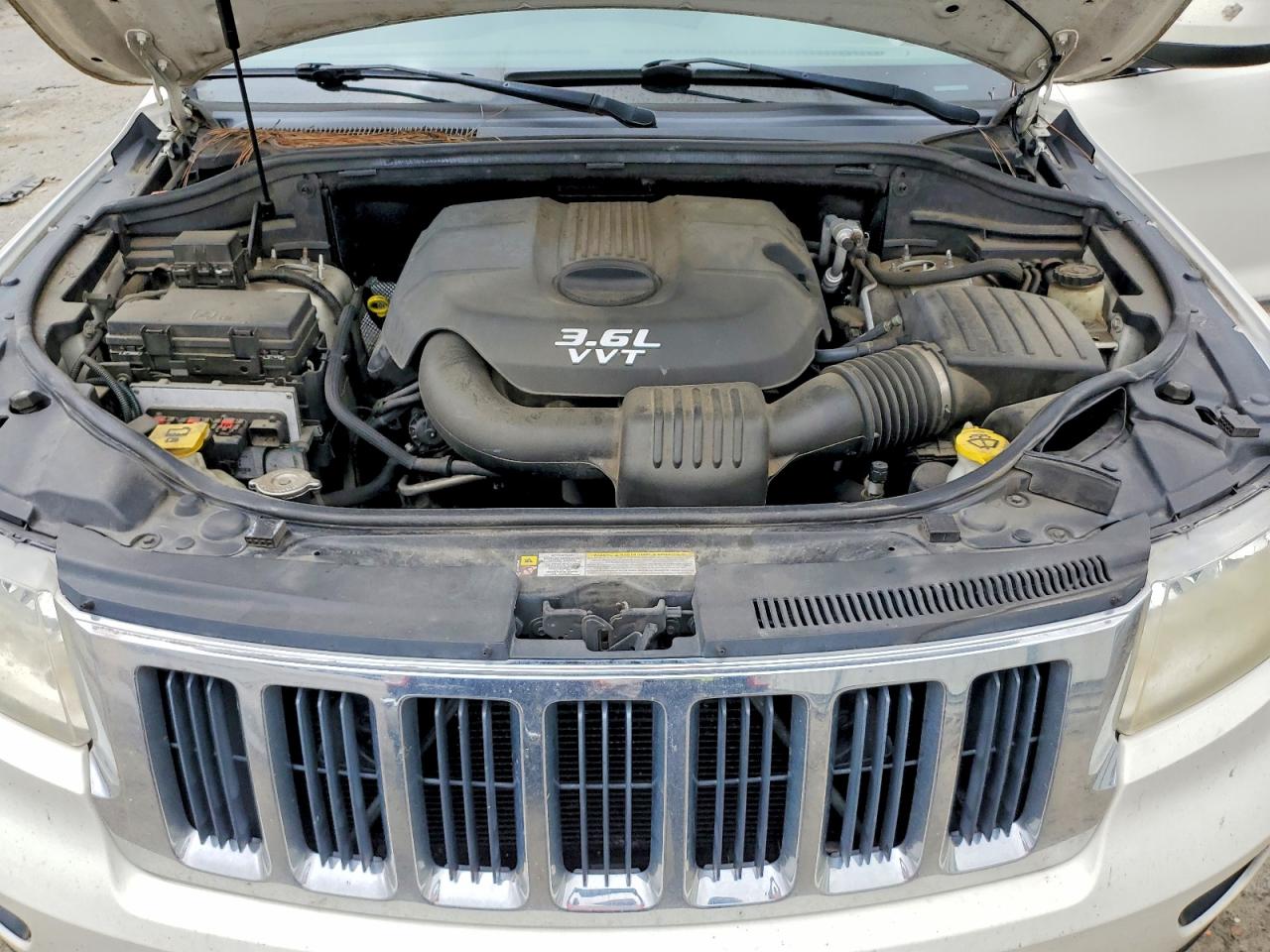 2012 Jeep Grand Cherokee Laredo White vin: 1C4RJEAG6CC177376