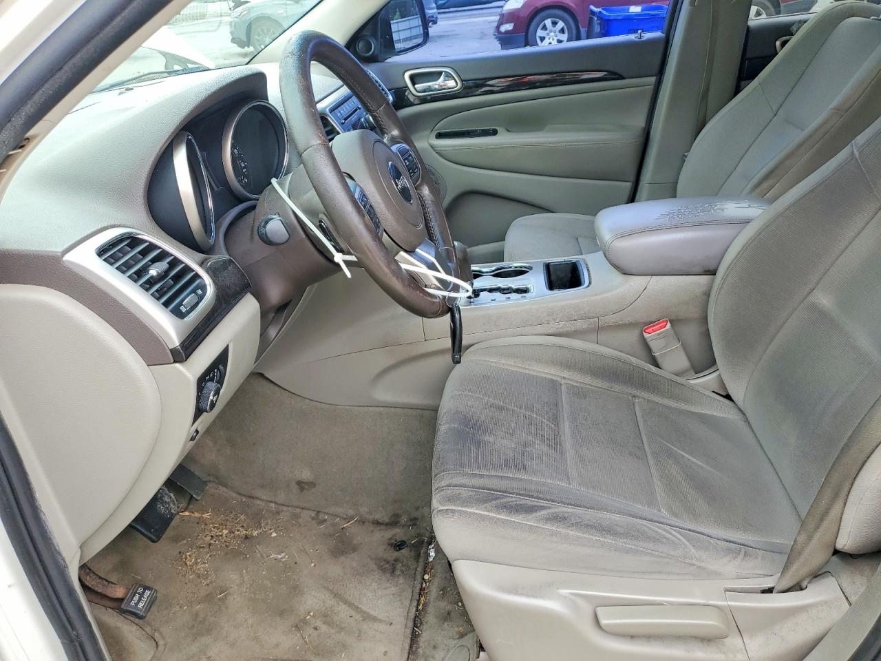 2012 Jeep Grand Cherokee Laredo White vin: 1C4RJEAG6CC177376