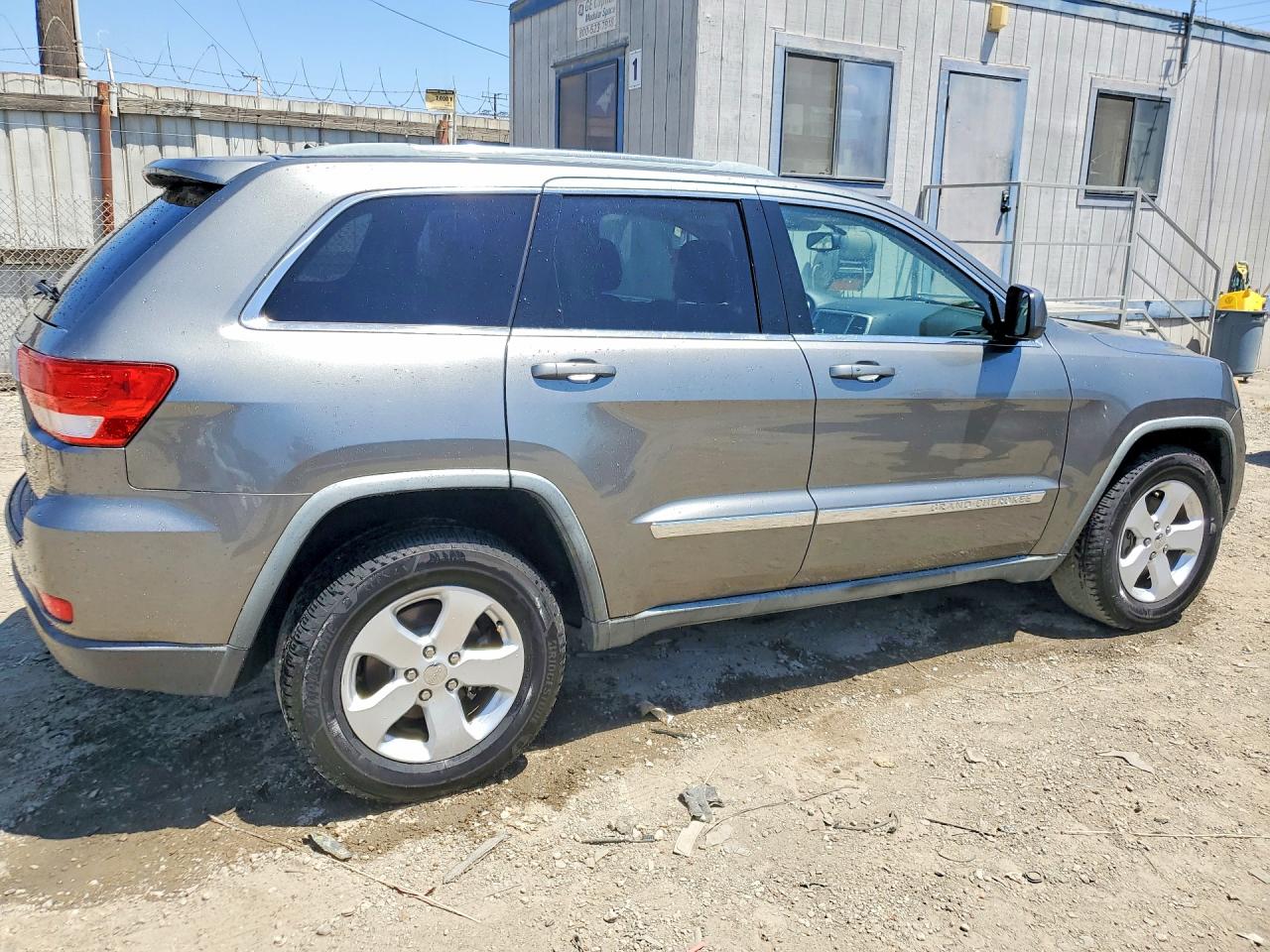 2012 Jeep Grand Cherokee Laredo Gray vin: 1C4RJEAG6CC202079