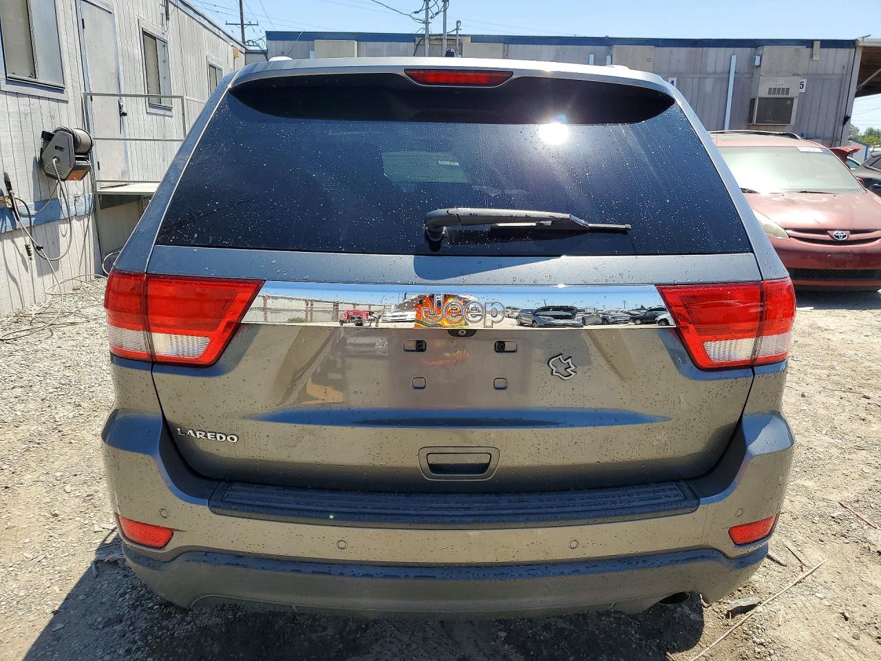 2012 Jeep Grand Cherokee Laredo Gray vin: 1C4RJEAG6CC202079