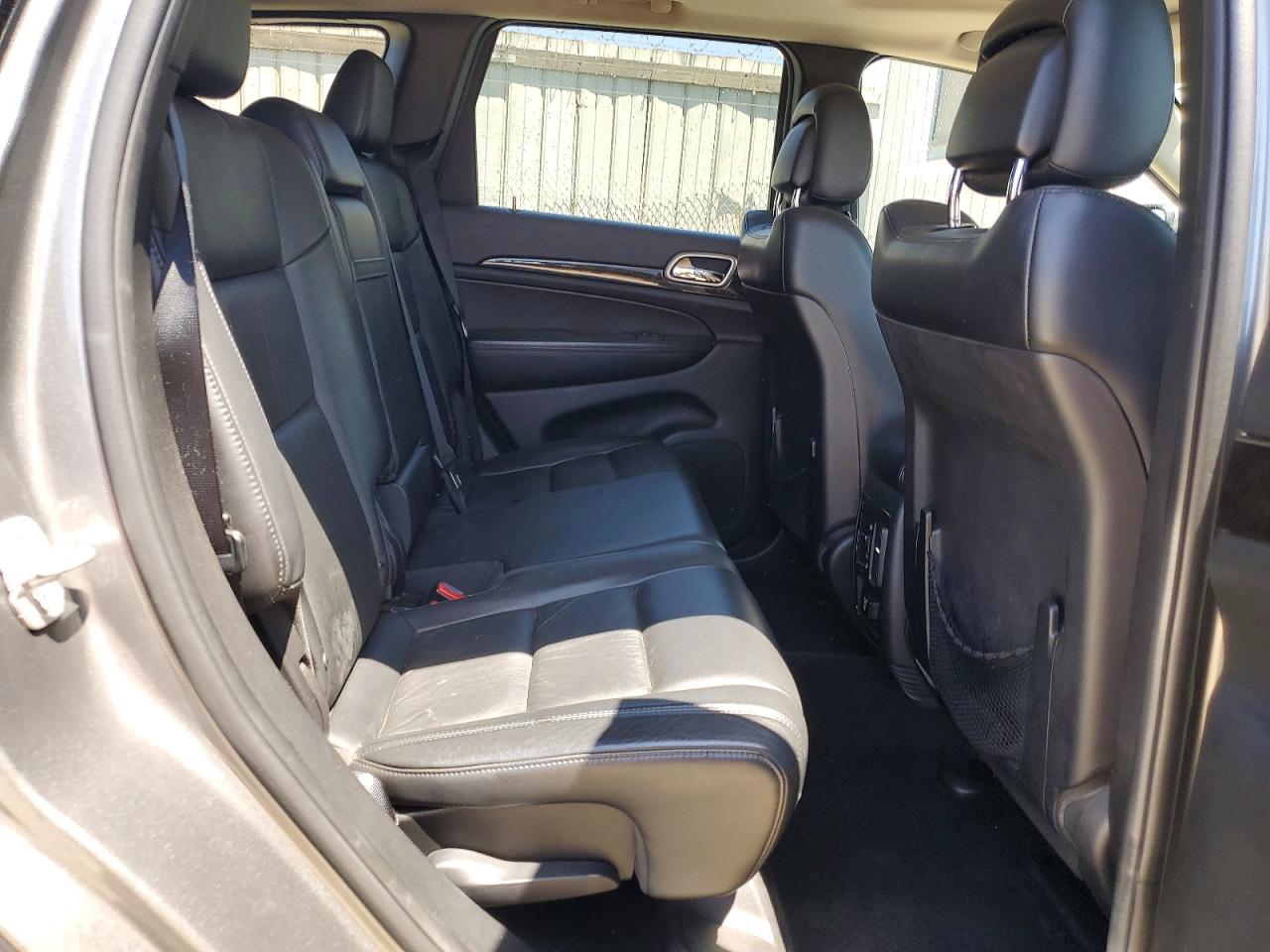 2012 Jeep Grand Cherokee Laredo Gray vin: 1C4RJEAG6CC202079