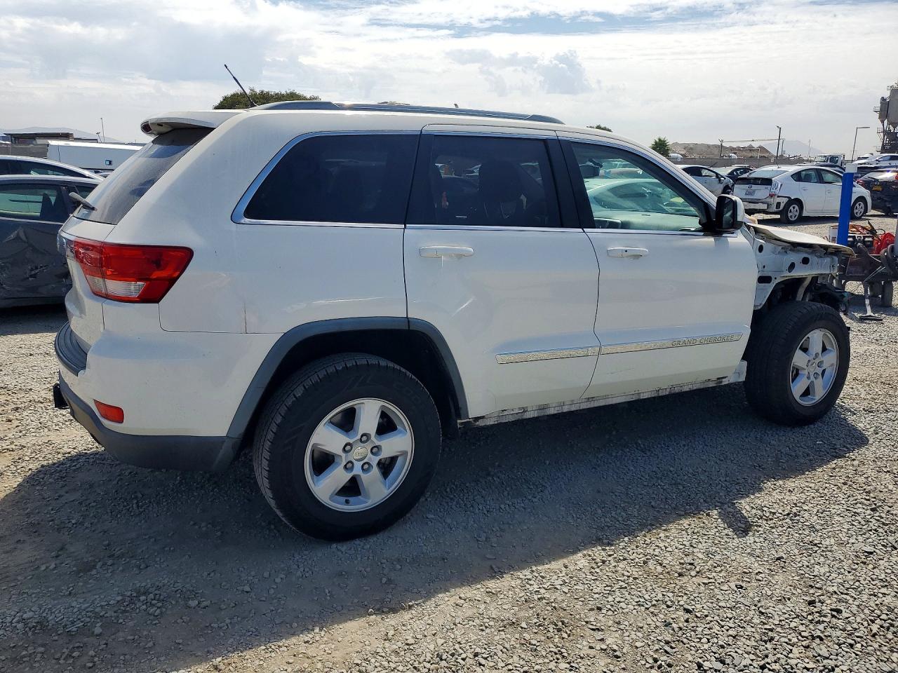 2012 Jeep Grand Cherokee Laredo Белый vin: 1C4RJEAG6CC222901