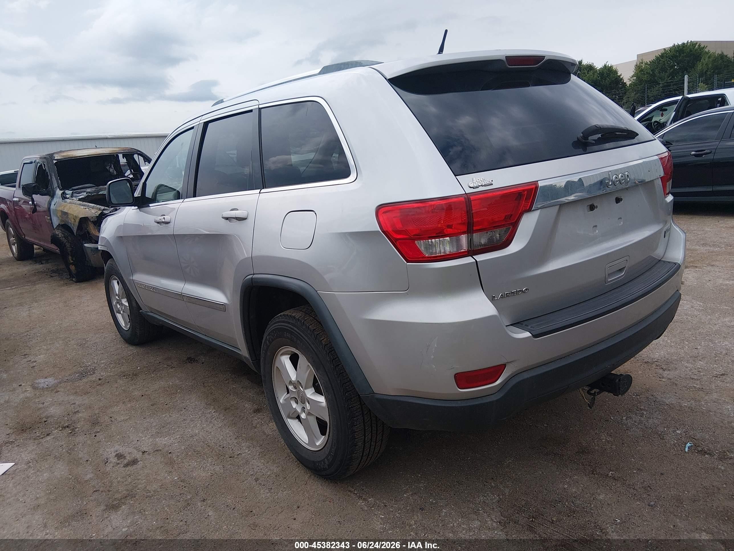 2012 Jeep Grand Cherokee Laredo Silver vin: 1C4RJEAG6CC290616