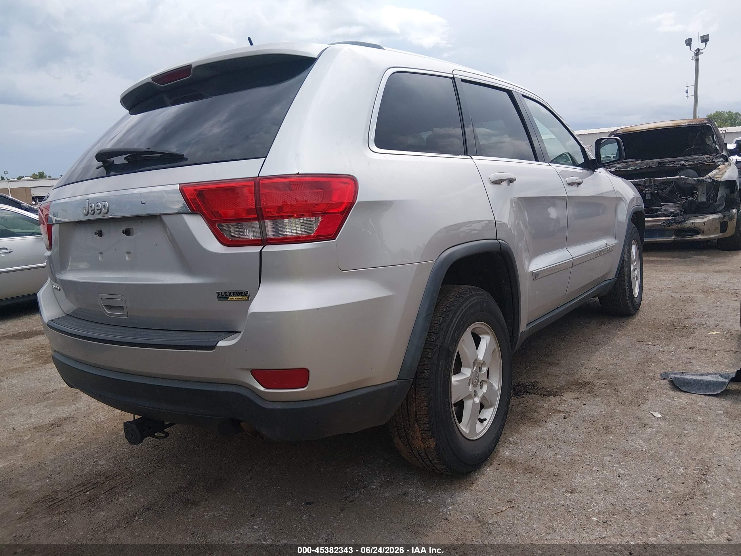 2012 Jeep Grand Cherokee Laredo Silver vin: 1C4RJEAG6CC290616