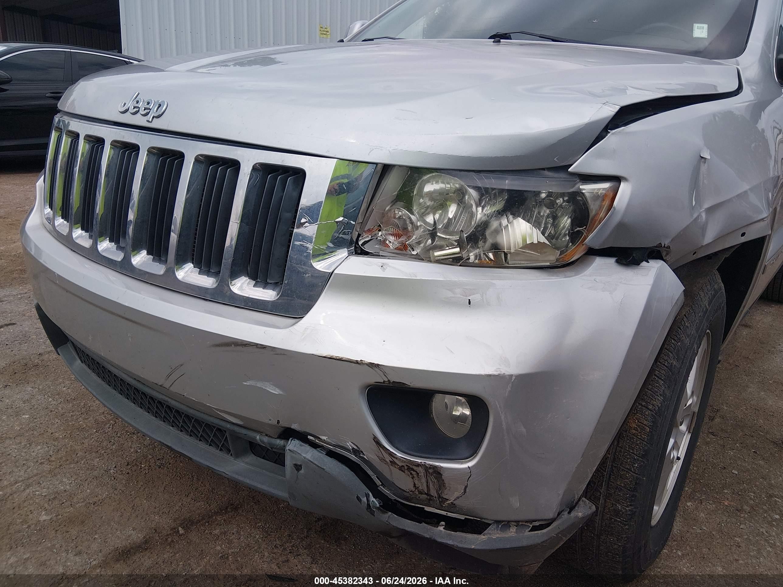 2012 Jeep Grand Cherokee Laredo Silver vin: 1C4RJEAG6CC290616