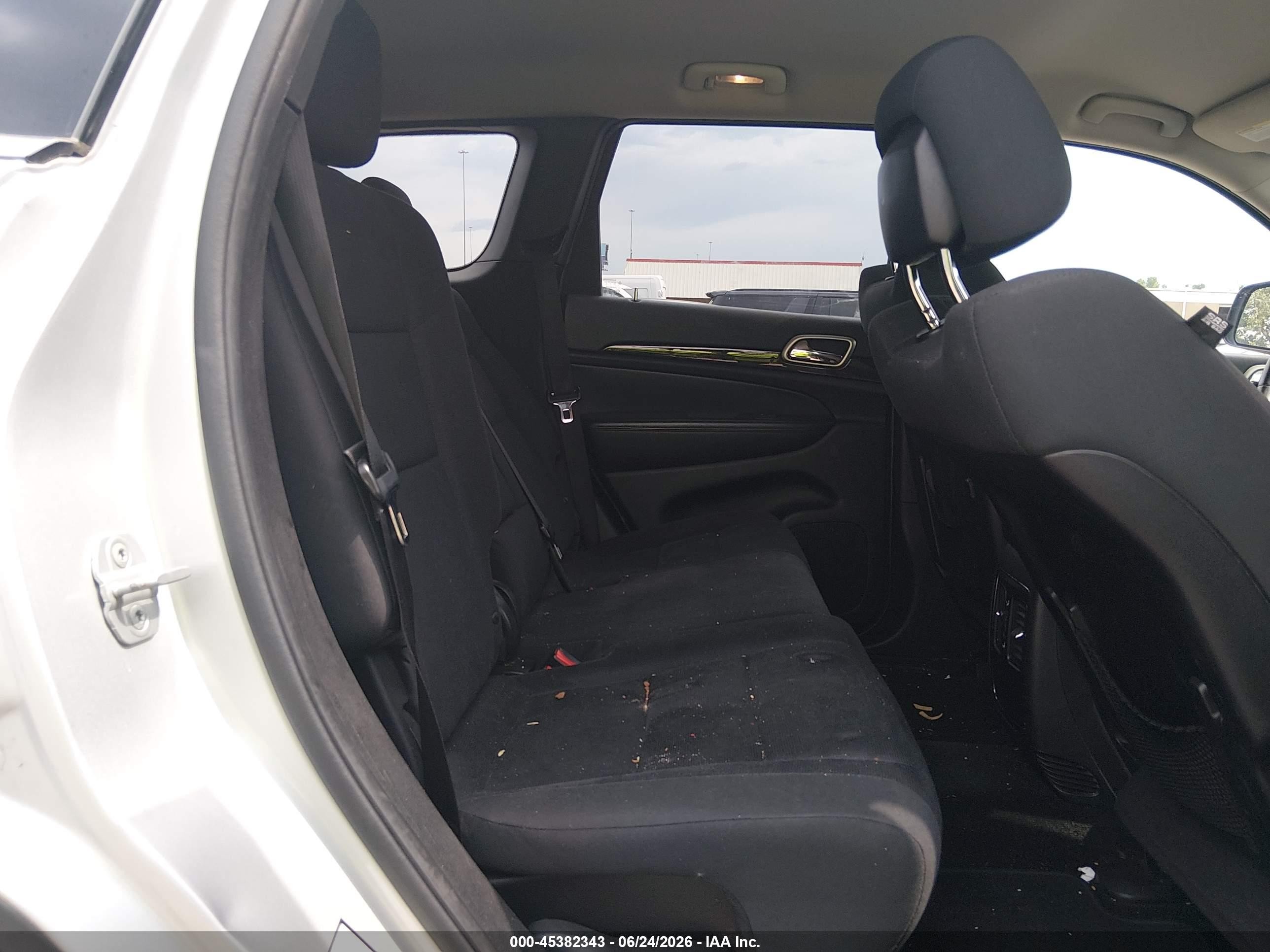 2012 Jeep Grand Cherokee Laredo Silver vin: 1C4RJEAG6CC290616