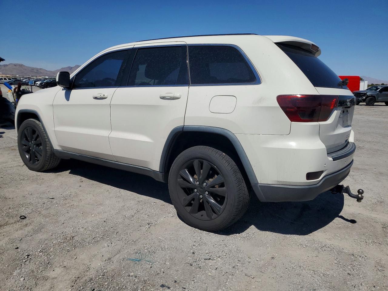 2012 Jeep Grand Cherokee Laredo White vin: 1C4RJEAG6CC355920