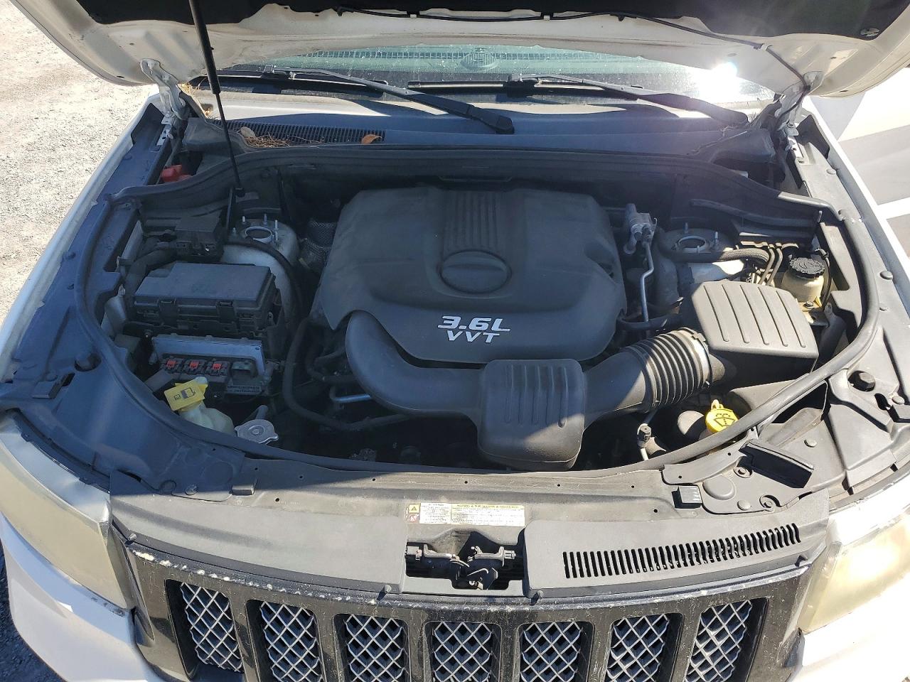 2012 Jeep Grand Cherokee Laredo White vin: 1C4RJEAG6CC355920