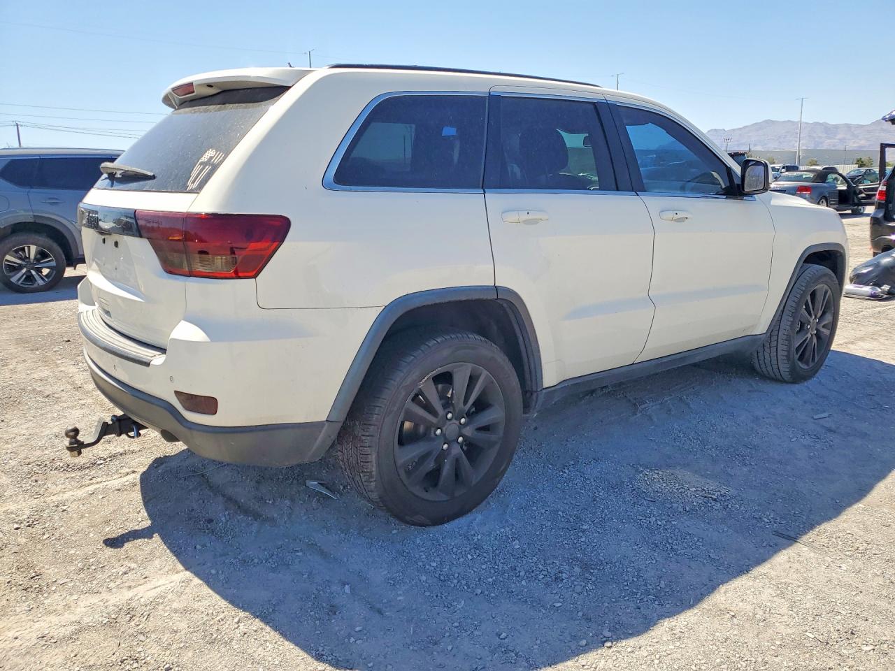 2012 Jeep Grand Cherokee Laredo White vin: 1C4RJEAG6CC355920