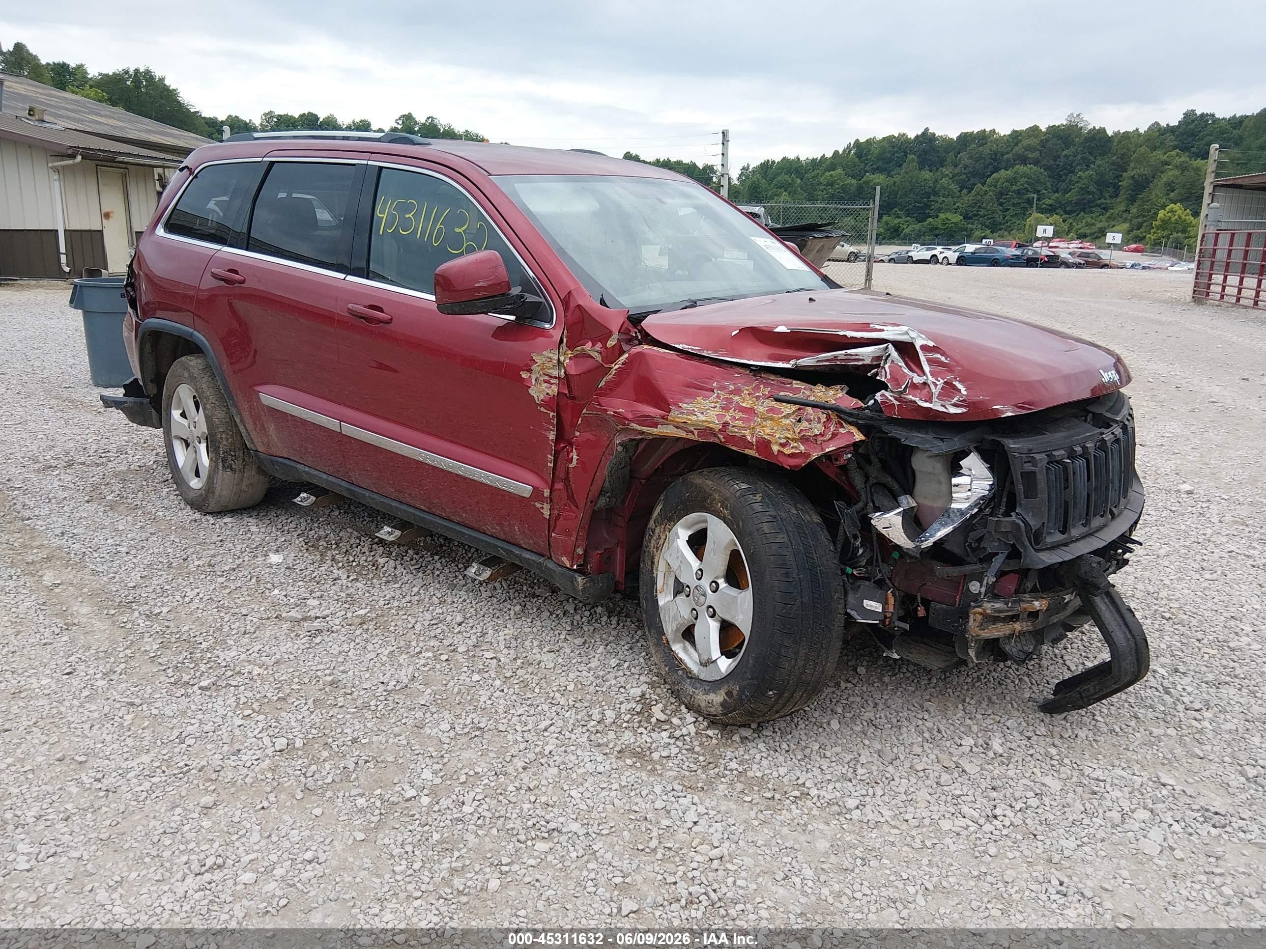 2013 Jeep Grand Cherokee Laredo Maroon vin: 1C4RJEAG6DC517594