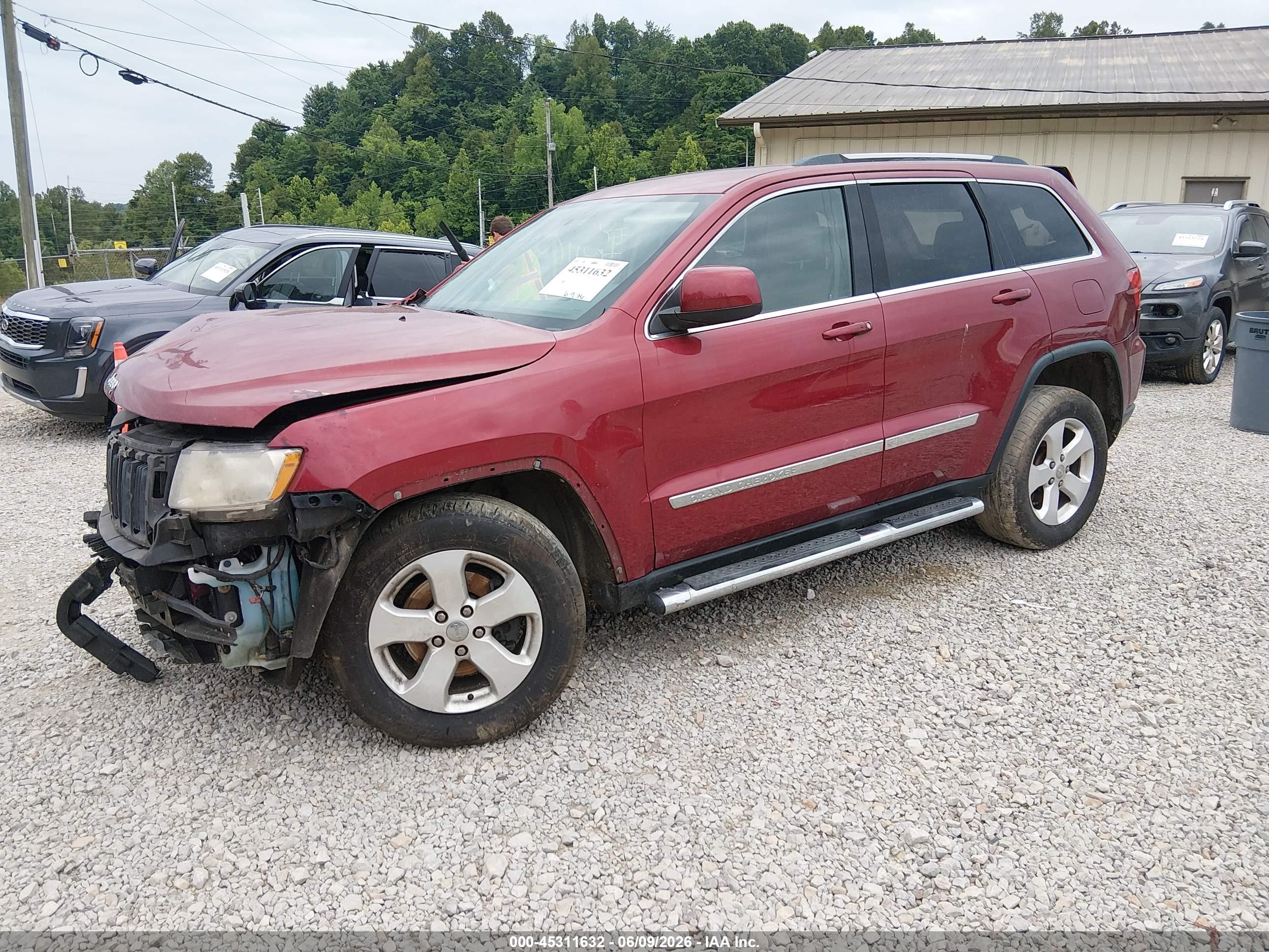 2013 Jeep Grand Cherokee Laredo Maroon vin: 1C4RJEAG6DC517594
