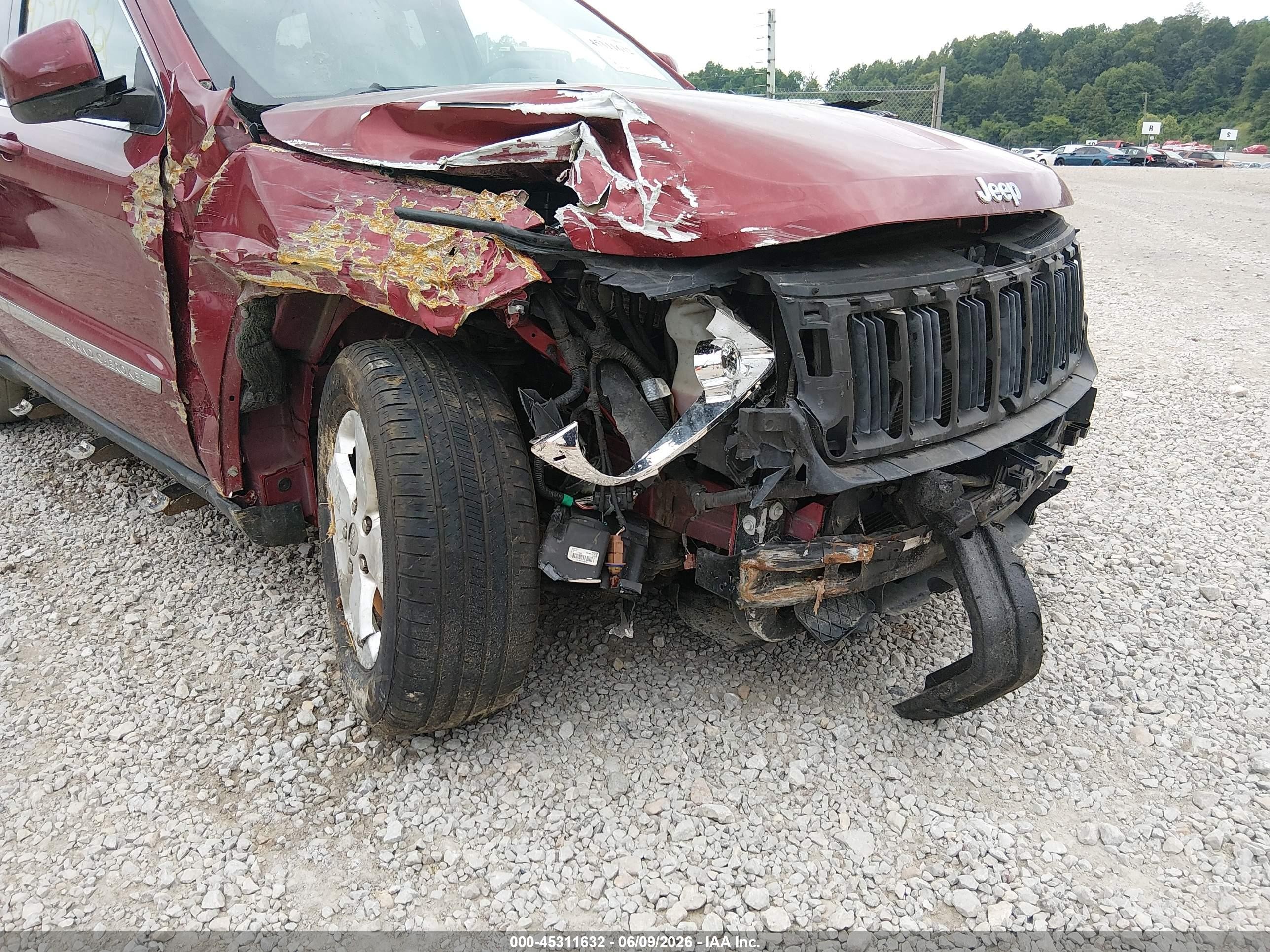 2013 Jeep Grand Cherokee Laredo Maroon vin: 1C4RJEAG6DC517594