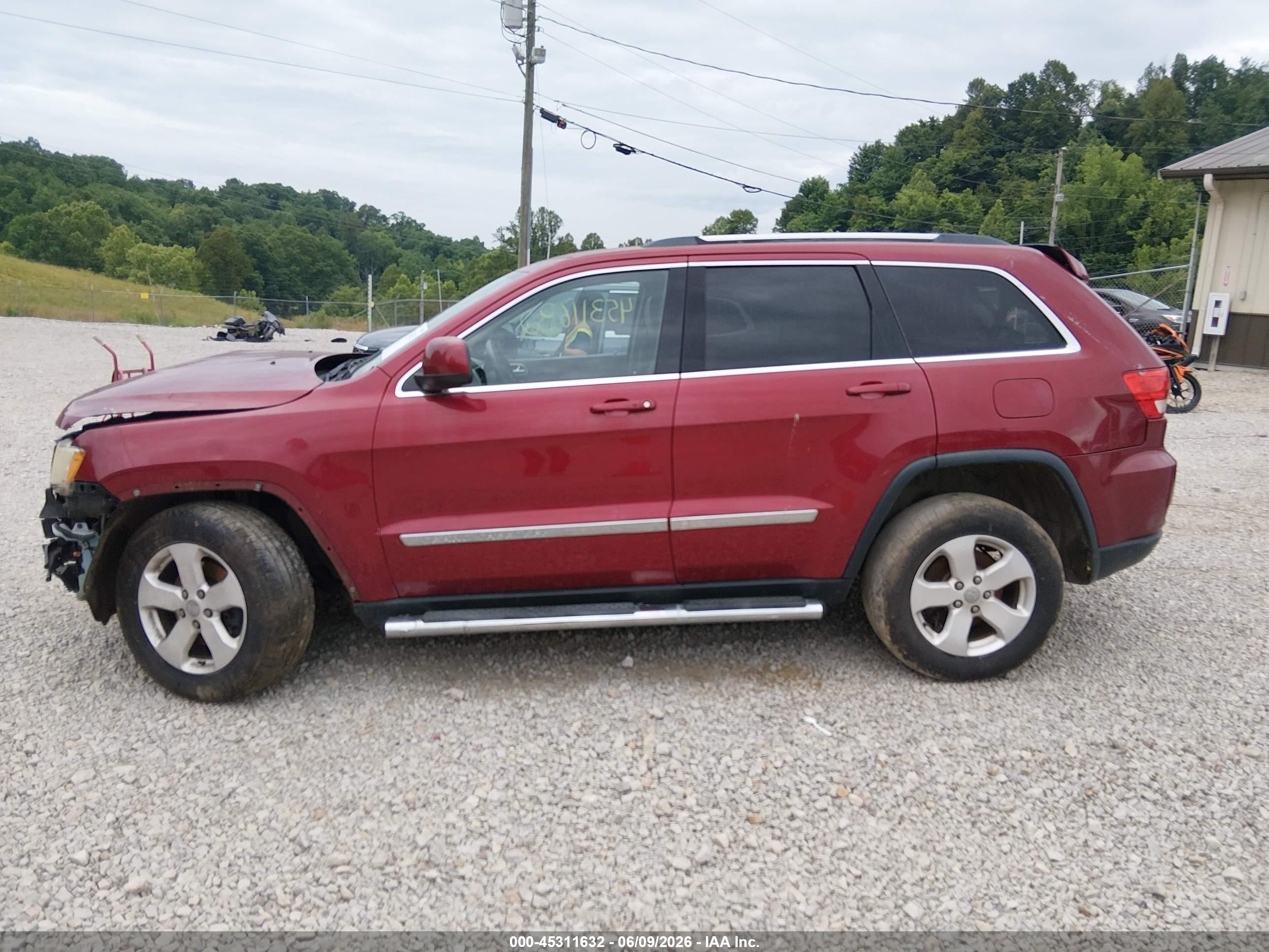 2013 Jeep Grand Cherokee Laredo Maroon vin: 1C4RJEAG6DC517594