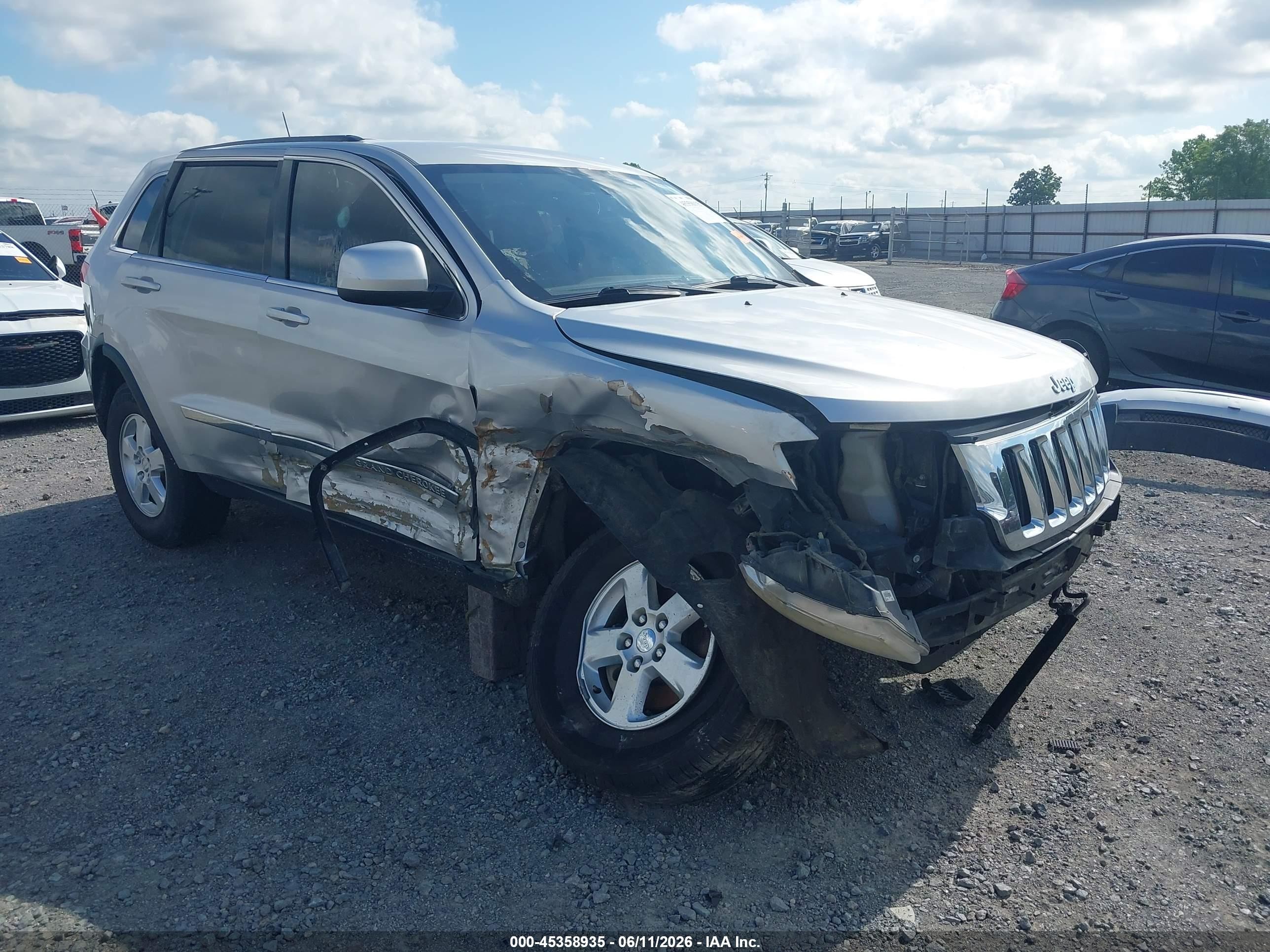 2013 Jeep Grand Cherokee Laredo Серебряный vin: 1C4RJEAG6DC574247