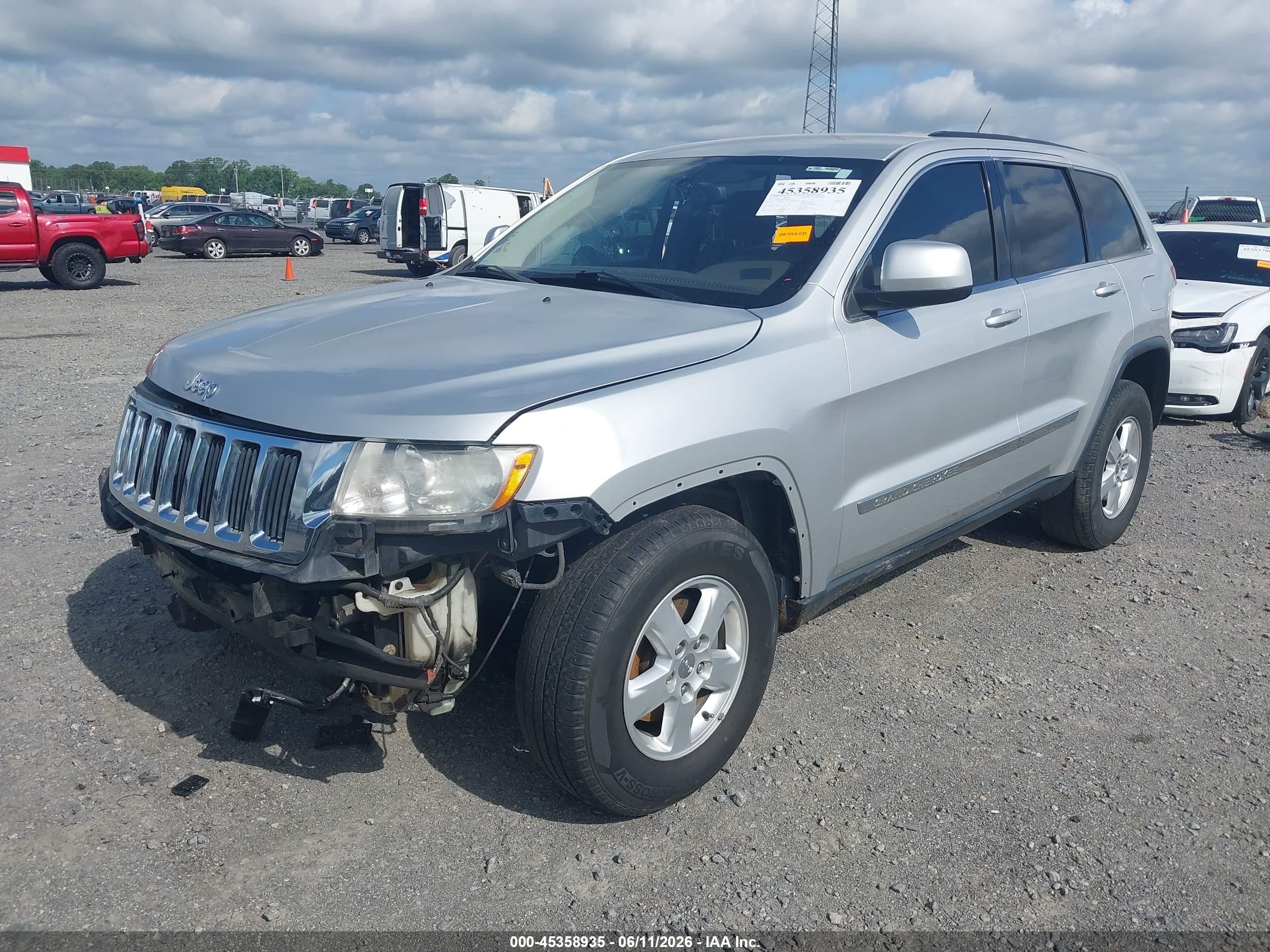 2013 Jeep Grand Cherokee Laredo Серебряный vin: 1C4RJEAG6DC574247