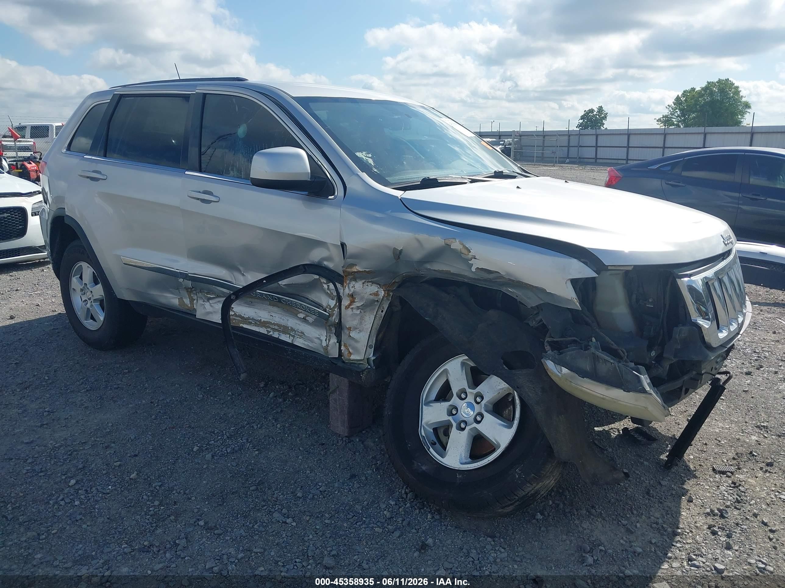 2013 Jeep Grand Cherokee Laredo Серебряный vin: 1C4RJEAG6DC574247