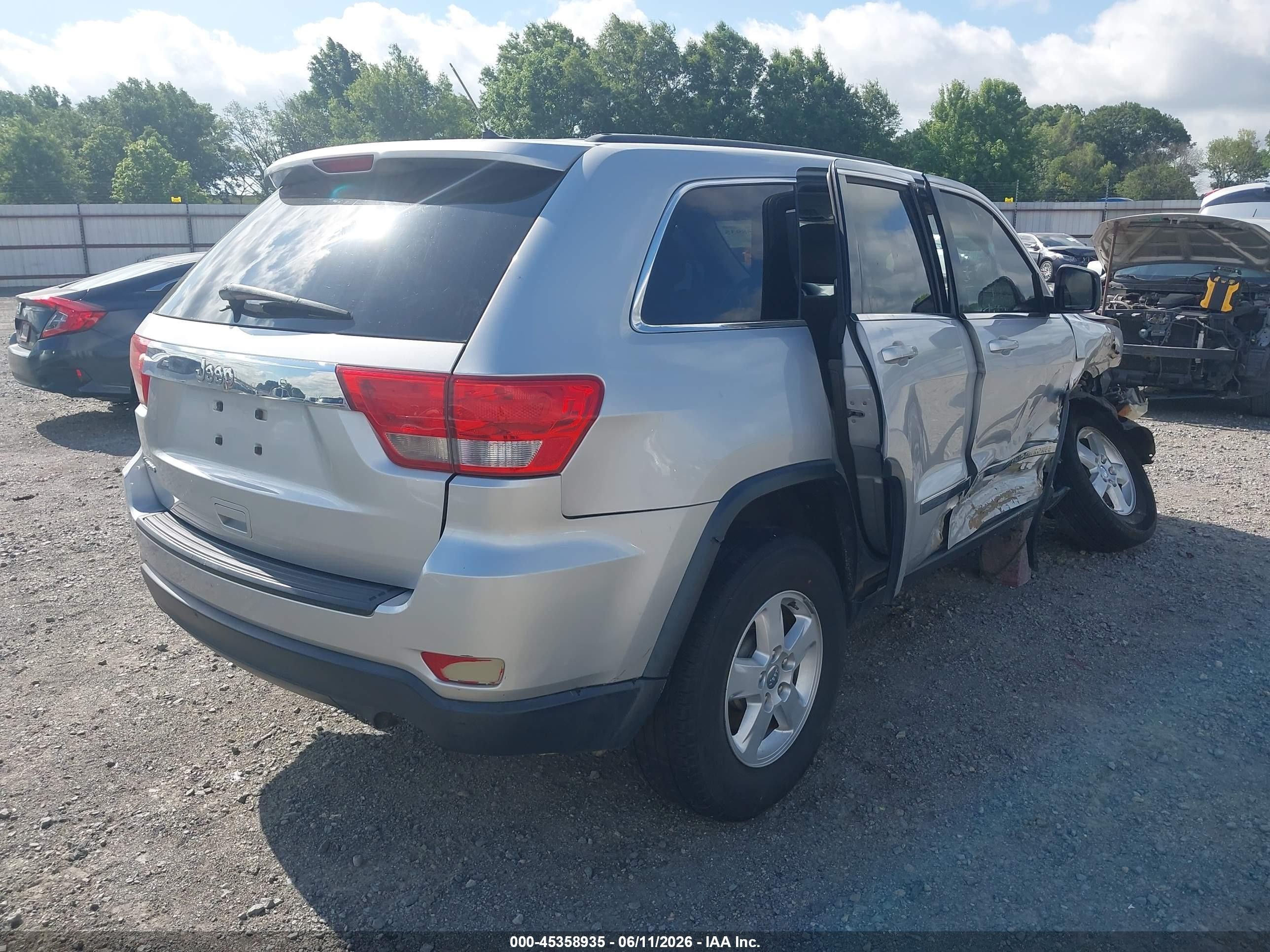 2013 Jeep Grand Cherokee Laredo Серебряный vin: 1C4RJEAG6DC574247