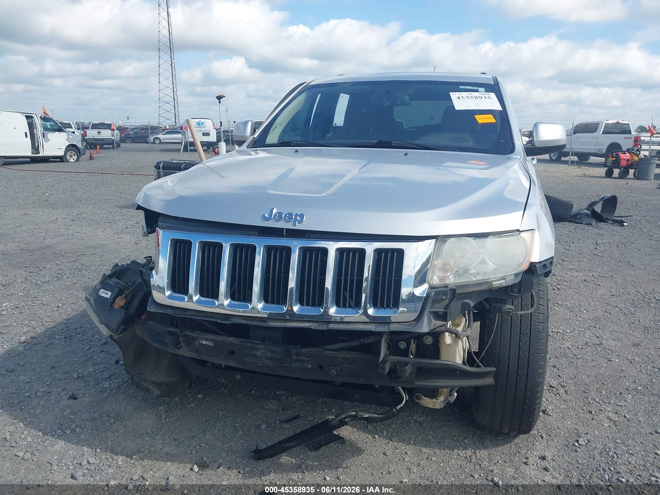 2013 Jeep Grand Cherokee Laredo Серебряный vin: 1C4RJEAG6DC574247