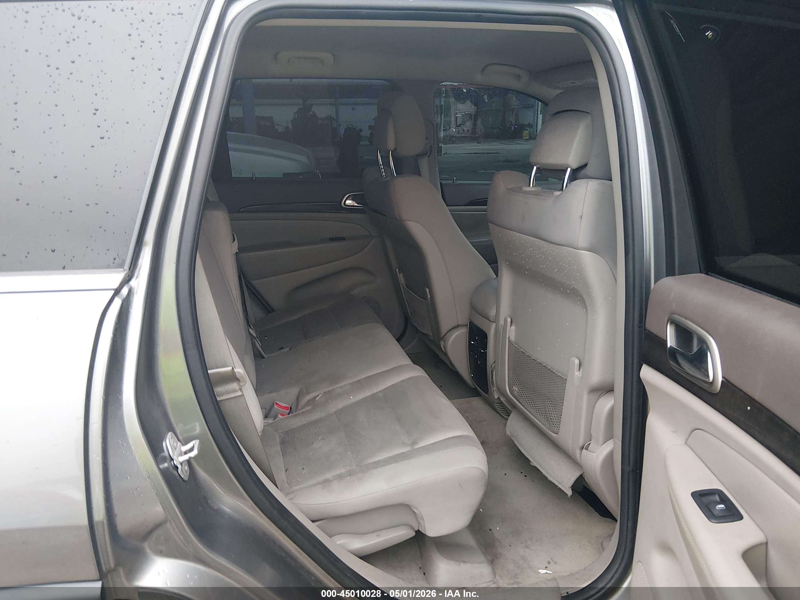 2013 Jeep Grand Cherokee Laredo Gray vin: 1C4RJEAG6DC610437