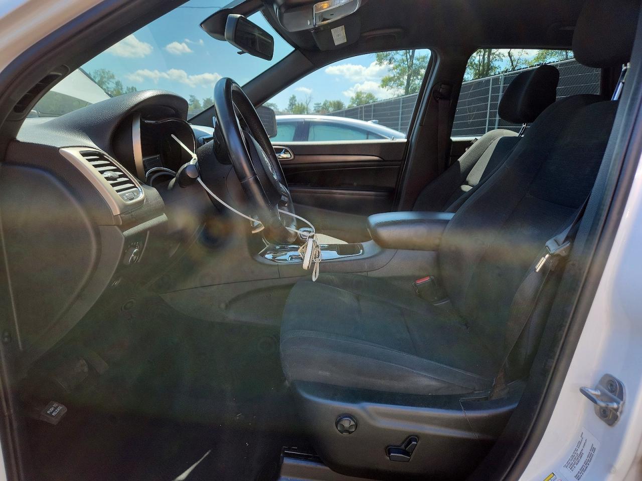 2014 Jeep Grand Cherokee Laredo Белый vin: 1C4RJEAG6EC198585