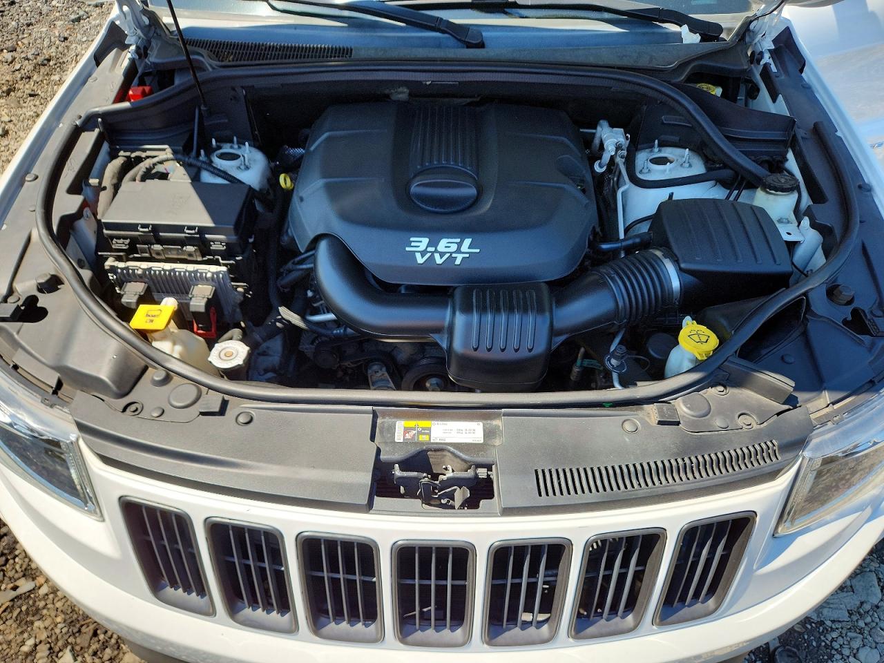 2014 Jeep Grand Cherokee Laredo Белый vin: 1C4RJEAG6EC198585