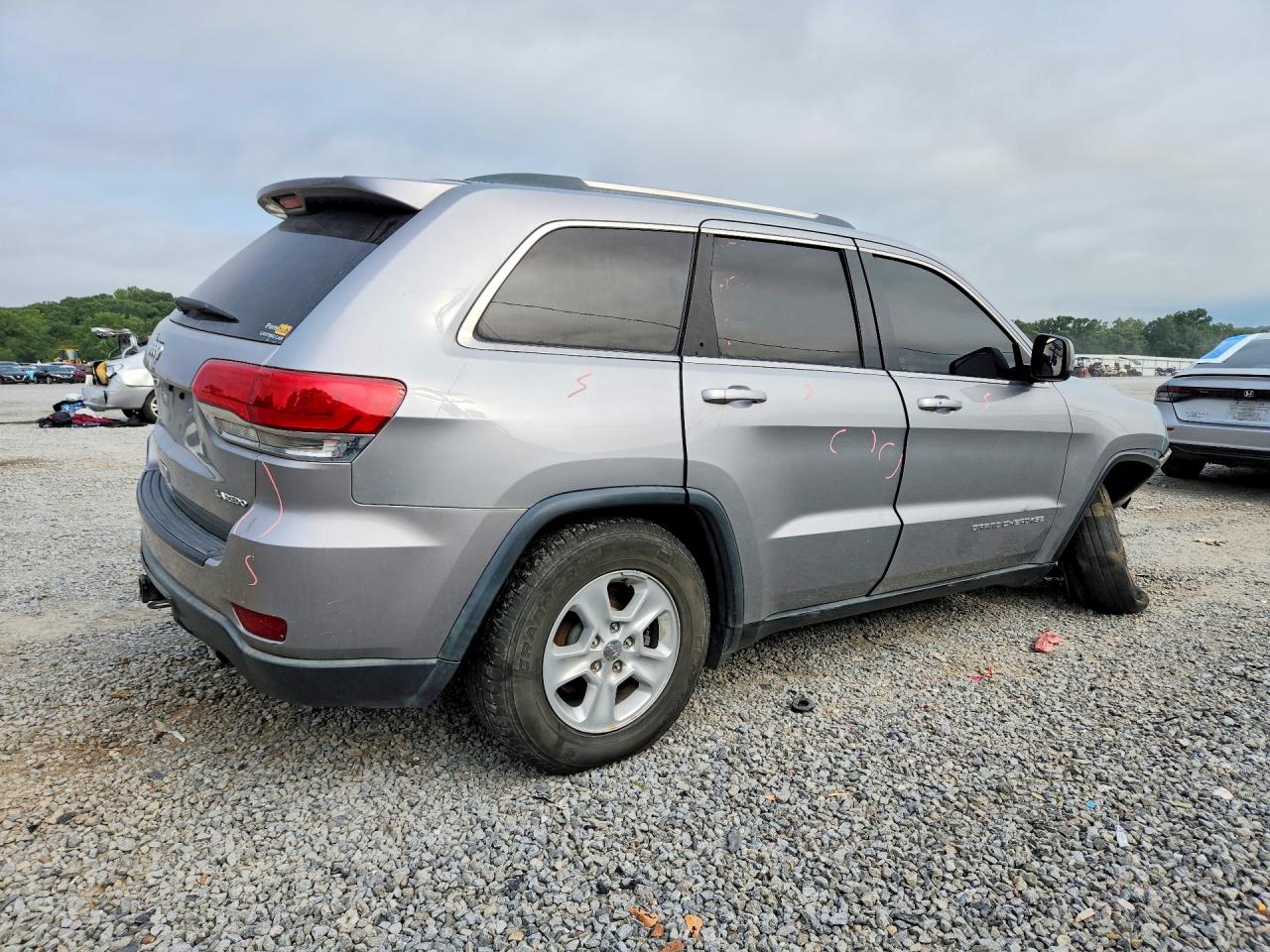 2014 Jeep Grand Cherokee Laredo Silver vin: 1C4RJEAG6EC450951