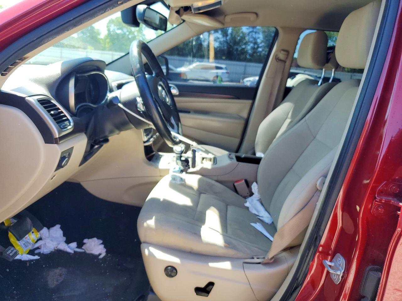 2014 Jeep Grand Cherokee Laredo Red vin: 1C4RJEAG6EC460623