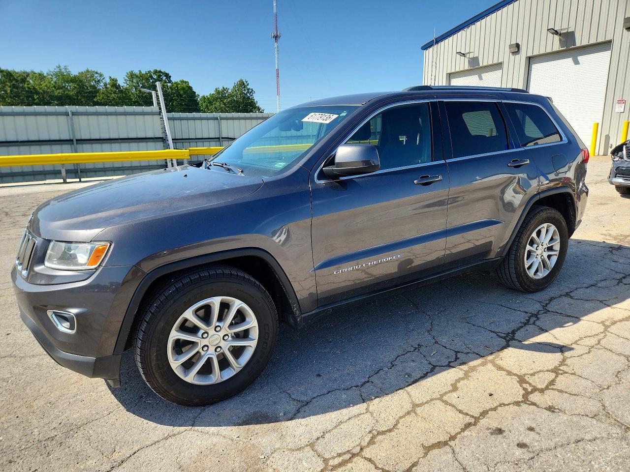 2015 Jeep Grand Cherokee Laredo Серый vin: 1C4RJEAG6FC681026