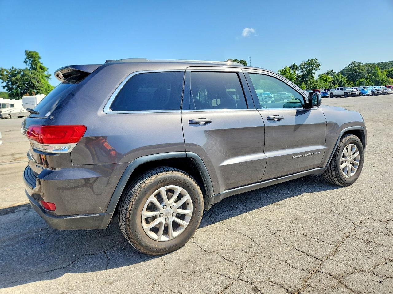 2015 Jeep Grand Cherokee Laredo Серый vin: 1C4RJEAG6FC681026