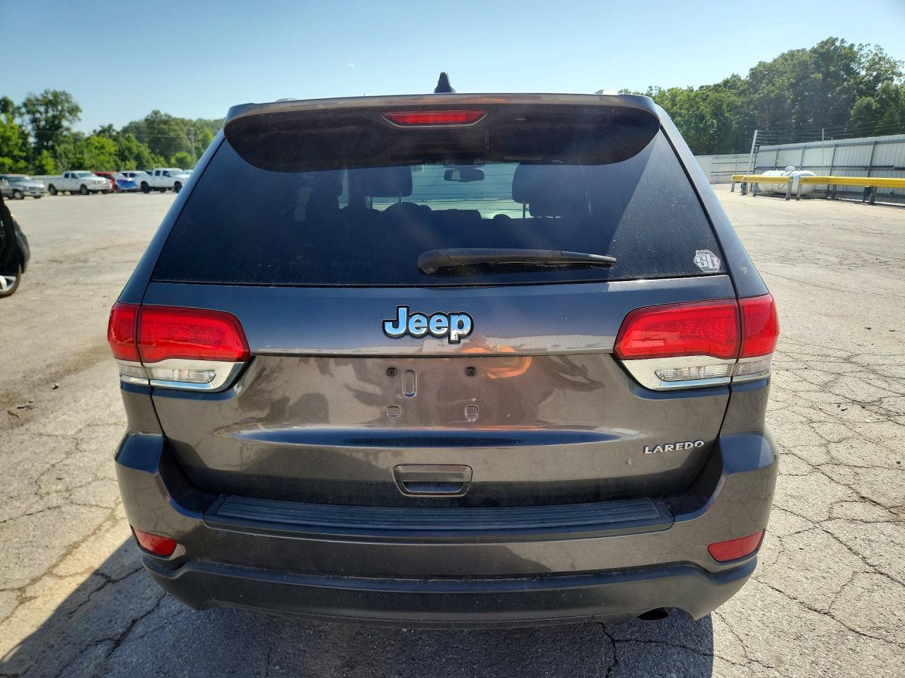 2015 Jeep Grand Cherokee Laredo Серый vin: 1C4RJEAG6FC681026