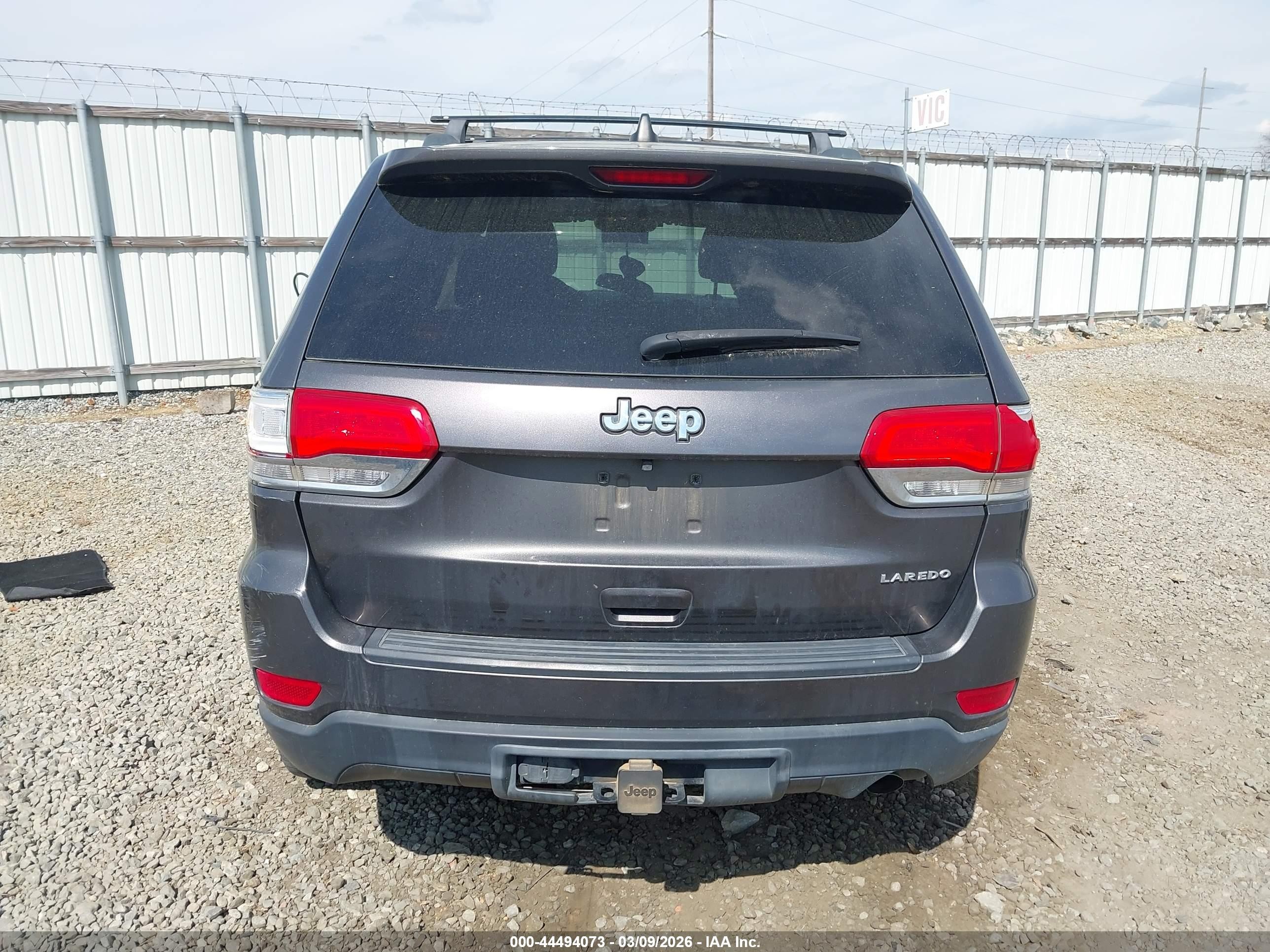 2015 Jeep Grand Cherokee Laredo Gray vin: 1C4RJEAG6FC808065