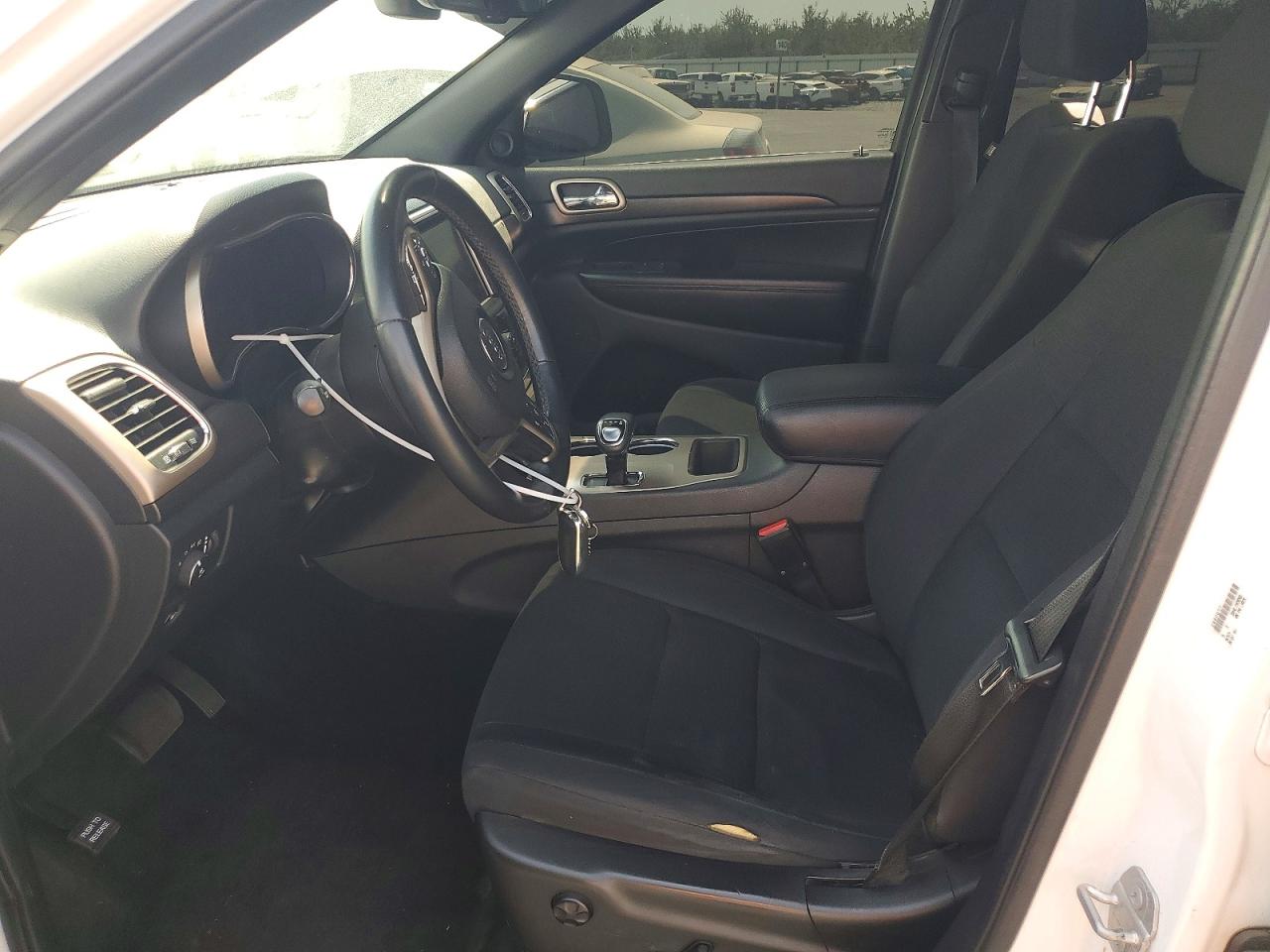 2015 Jeep Grand Cherokee Laredo White vin: 1C4RJEAG6FC825531