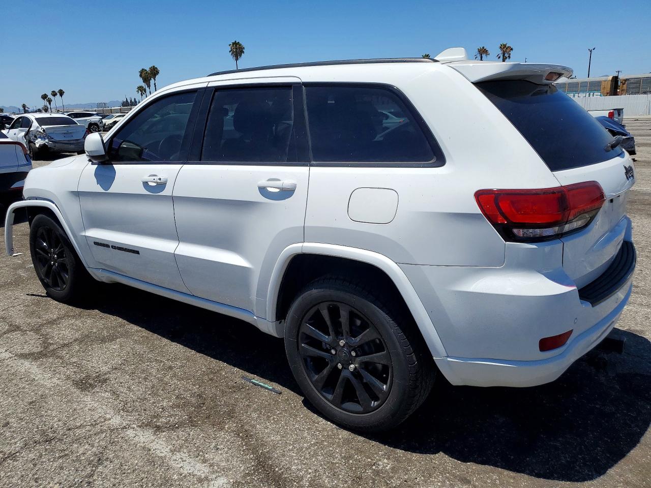 2018 Jeep Grand Cherokee Laredo White vin: 1C4RJEAG6JC141748