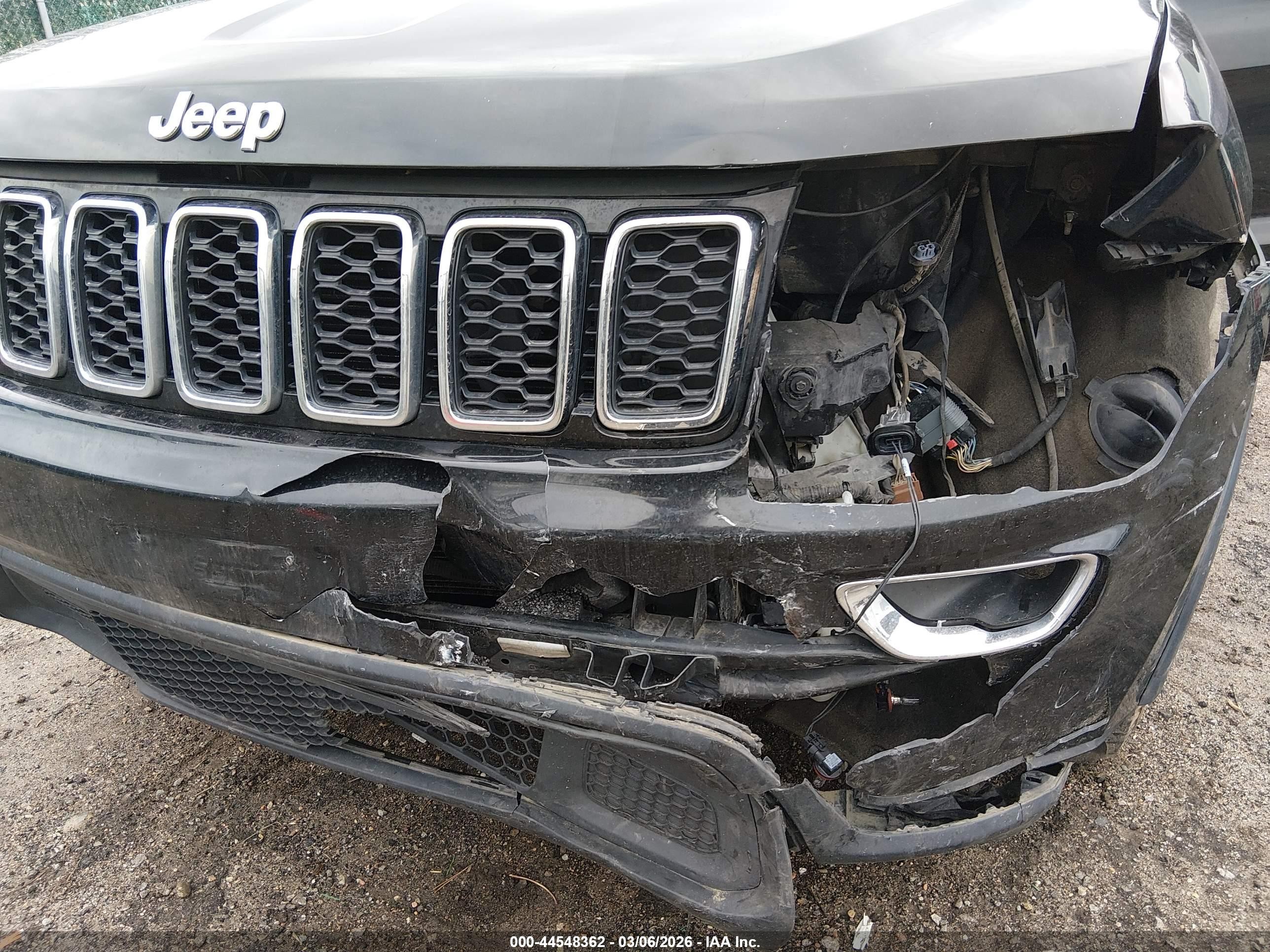 2018 Jeep Grand Cherokee Laredo 4x2 Black vin: 1C4RJEAG6JC438163